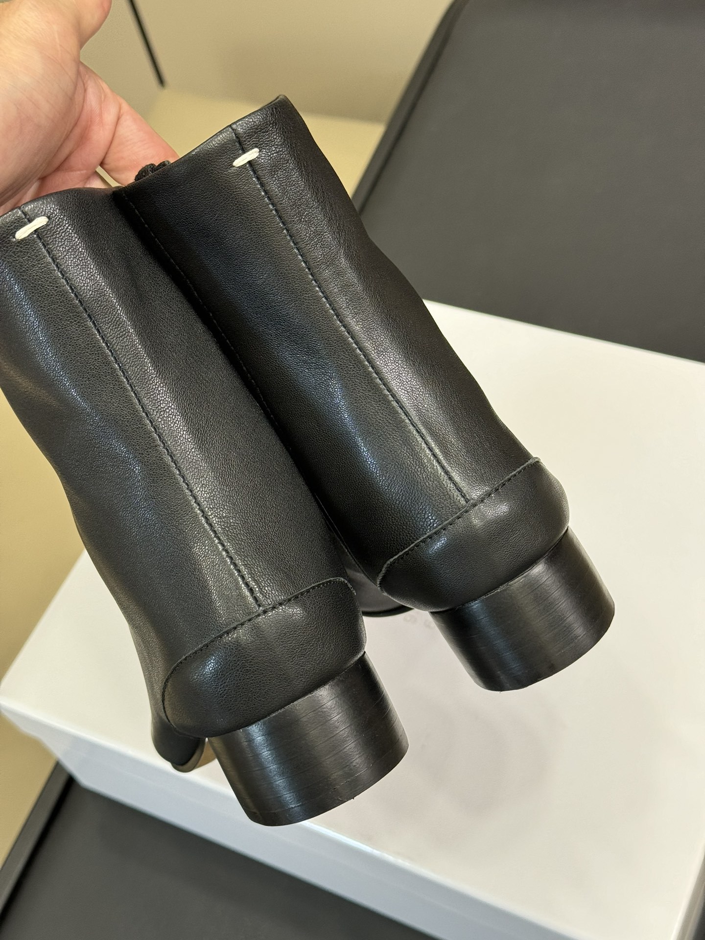 MaisonMargiela | 把 Tabi短靴焊在脚上秋冬时节永远可以相信短靴,风度温度兼具,稳稳拿
