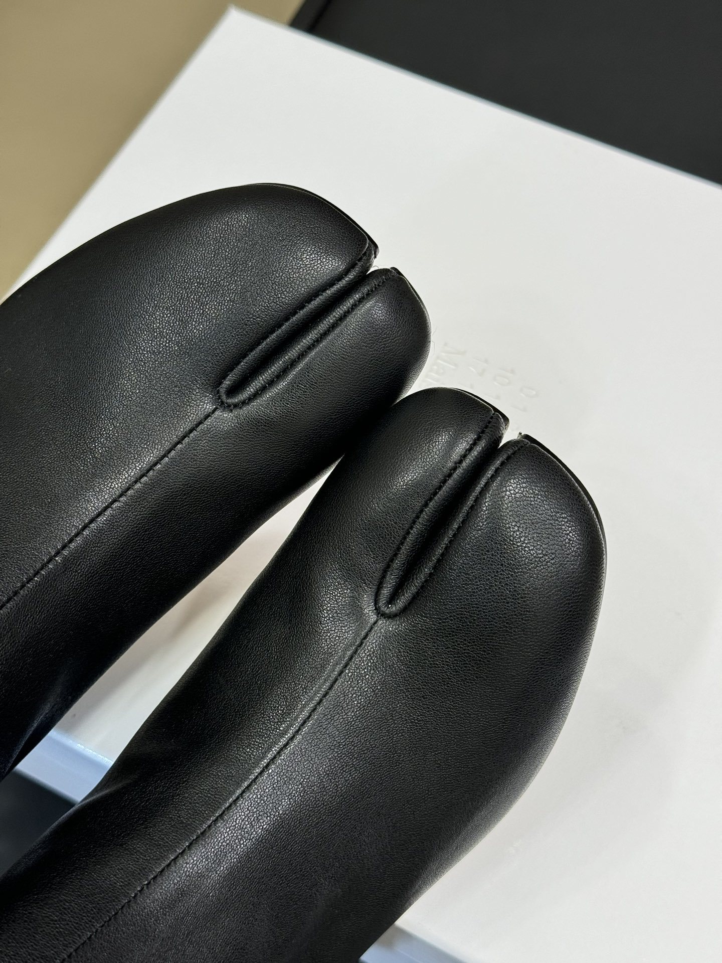 MaisonMargiela | 把 Tabi短靴焊在脚上秋冬时节永远可以相信短靴,风度温度兼具,稳稳拿