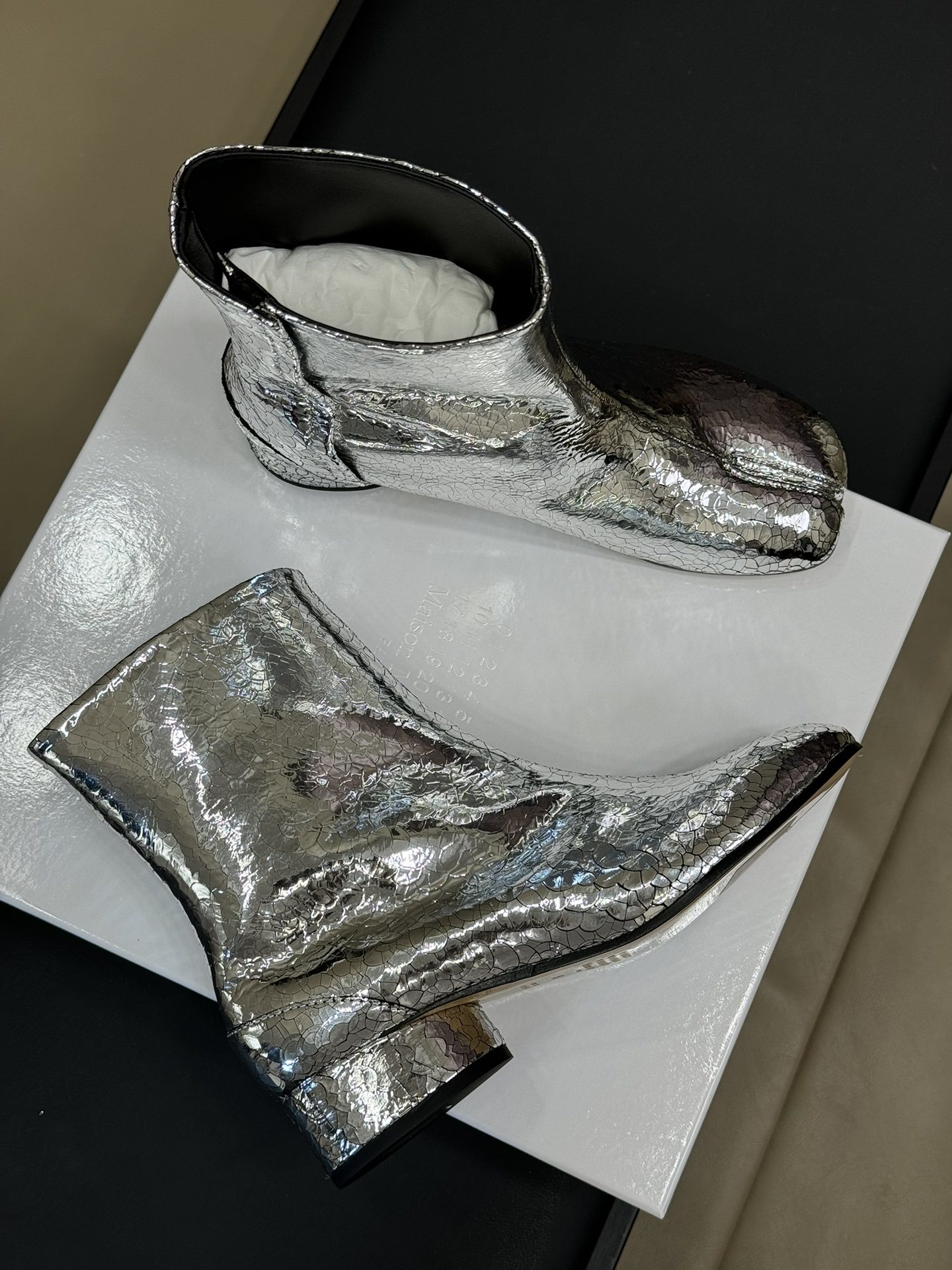 MaisonMargiela | 把 Tabi短靴焊在脚上秋冬时节永远可以相信短靴,风度温度兼具,稳稳拿