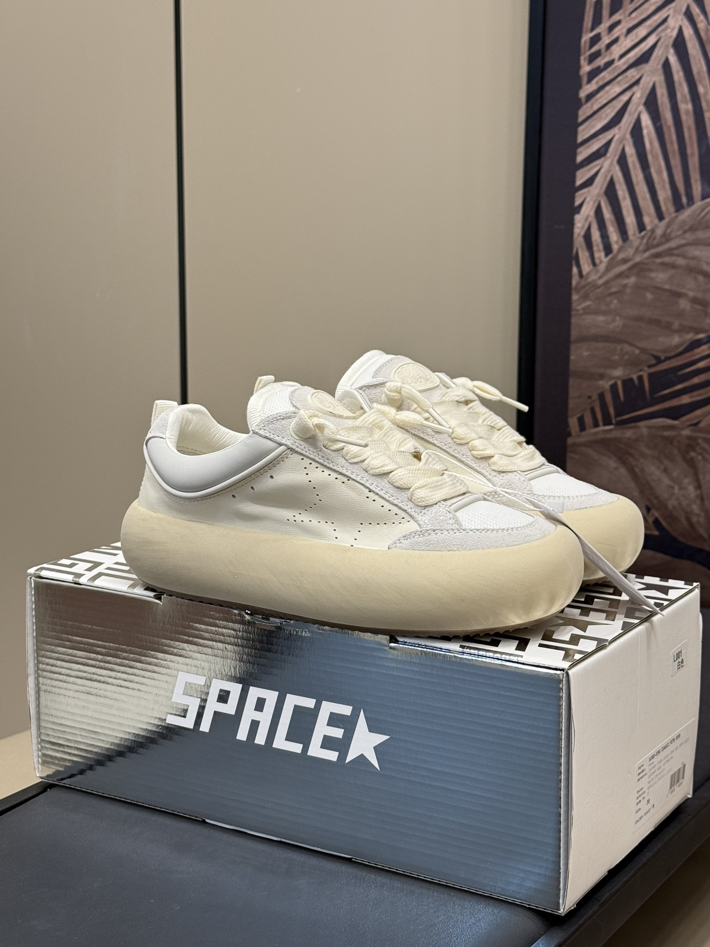 NO:475812,GGDB small dirty shoes #'Classic reappearance! Space 2.0 trend new favorite. The 'little cute' in the shoe industry is here. Do you really like this one? Not only is the comfort level ', but it is also the style that loves the more you look at it, it is simply irresistible! Especially its unique round toe and chubby design V makes it a favorite of countless trendy people. No matter what you match, you can easily hold the whole audience. YY Come and buy a pair. The rate of return on the road is absolutely 100%. Size 35-40 (40 customization, no return or exchange), casual shoes/sneakers, sneakers19860909GGDB小脏鞋 ＃“经典再现！ space 2.0潮流新宠 鞋子界的‘小可爱'来啦真的是太喜欢这款了？不仅舒适度爆表 ’,而且还是那种越看越爱的款式简直让人欲罢不能.！尤其它那特有的圆润鞋头和胖嘟嘟设计V 更是让它成为了无数潮人的心头好无论搭配什么都能轻松hold住全场 YY 快来入手一双吧,走在路上回头率绝对百分百 size35-40（40定制不退换）,休闲鞋/运动鞋,sneakers,Women's Shoes