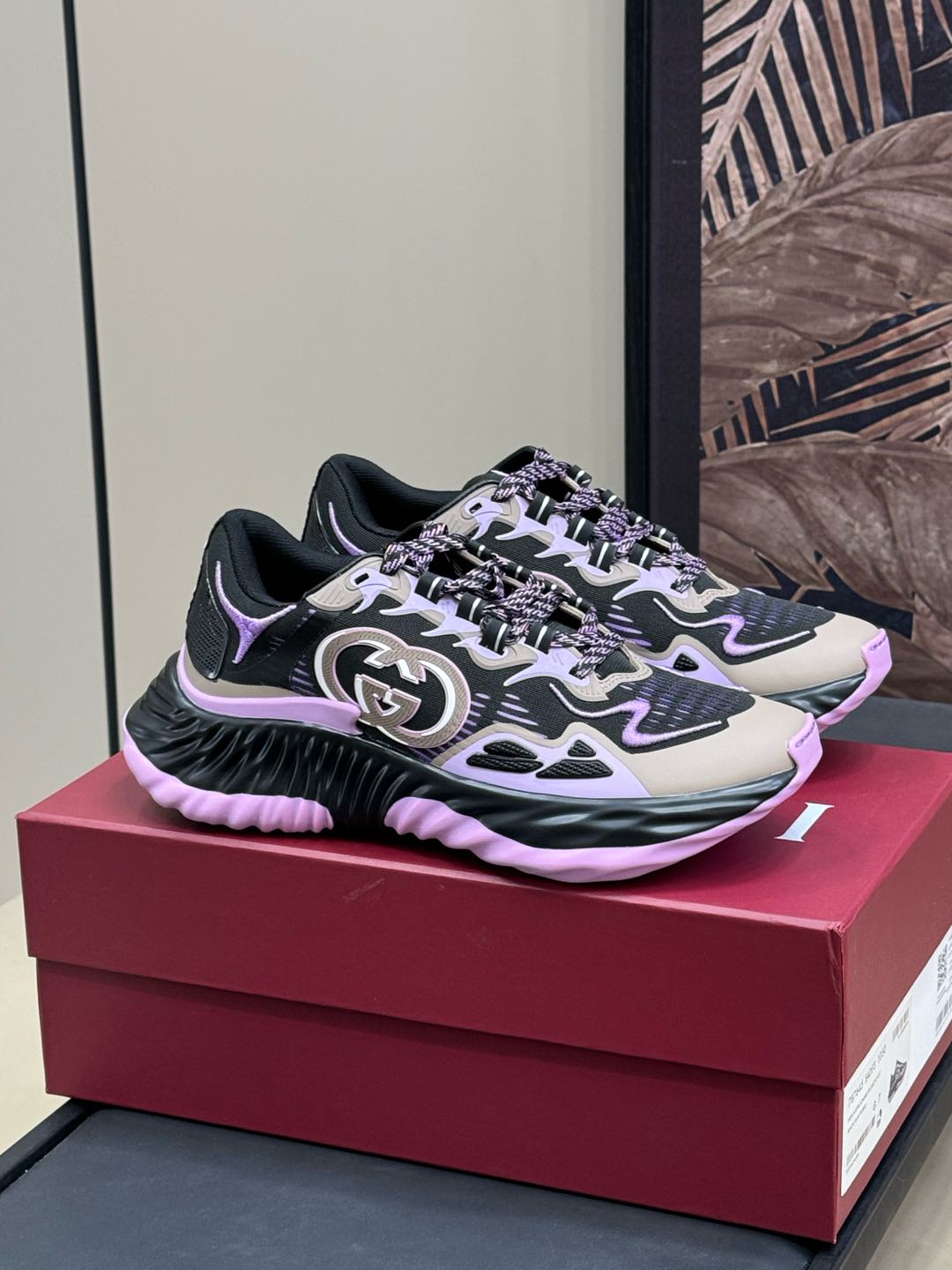 NO:236781,Men's Gucci G family trendy shoes are big waves, 4 latest top versions are coming. The beautiful lines and high-end craftsmanship fully release the popular elements of the market. Every update will lead the fashion trend. Male 39-45, dad shoes, gucci, gucci19860909男Gucci G家潮鞋大波浪,4最新款顶级版本重磅来袭.优美的线条搭配高端工艺,尽情释放了市场流行元素.每一次的更新,都将引领时尚潮流. 配码男39——45,老爹鞋,gucci,gucci,Women's Shoes