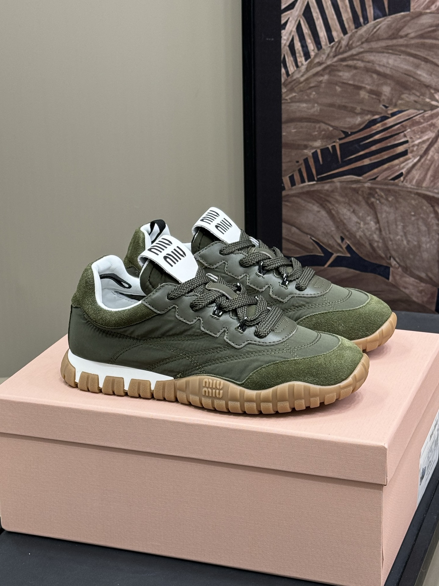 NO:164793,miu ss25 new arrival ~ size35-40, casual shoes/sports shoes, miumiu, sneakers19860909miu ss25 new arrival～ size35一40,休闲鞋/运动鞋,miumiu,sneakers,Women's Shoes