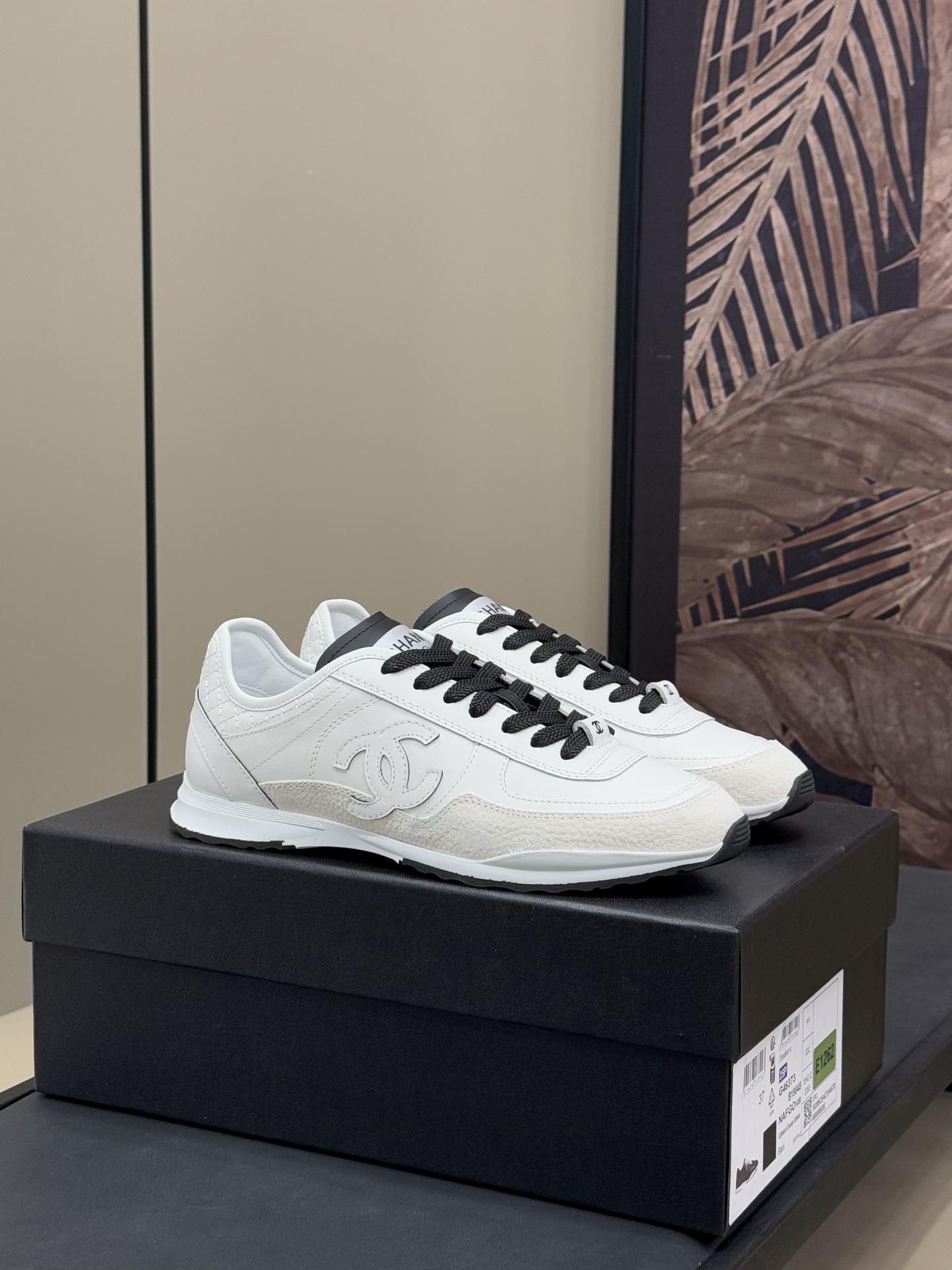 NO:235243,chanel new arrival-～ Xiaoxiang 25 spring and summer thin-soled sneakers new product, smart and cute, miu limi, sneakers, cowhide19860909chanel new arrival-～ 小香25春夏 薄底运动鞋新品 灵动可爱,miu 里miu 气的 小牛皮材质,拼反绒材质；很软很舒服的 size 35-41,休闲鞋/运动鞋,chanel,miumiu,sneakers,cowhide,Women's Shoes