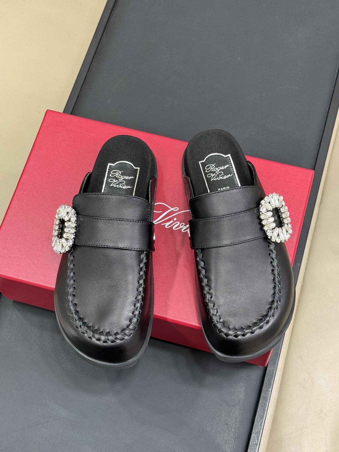 [Roger Vivier Women
