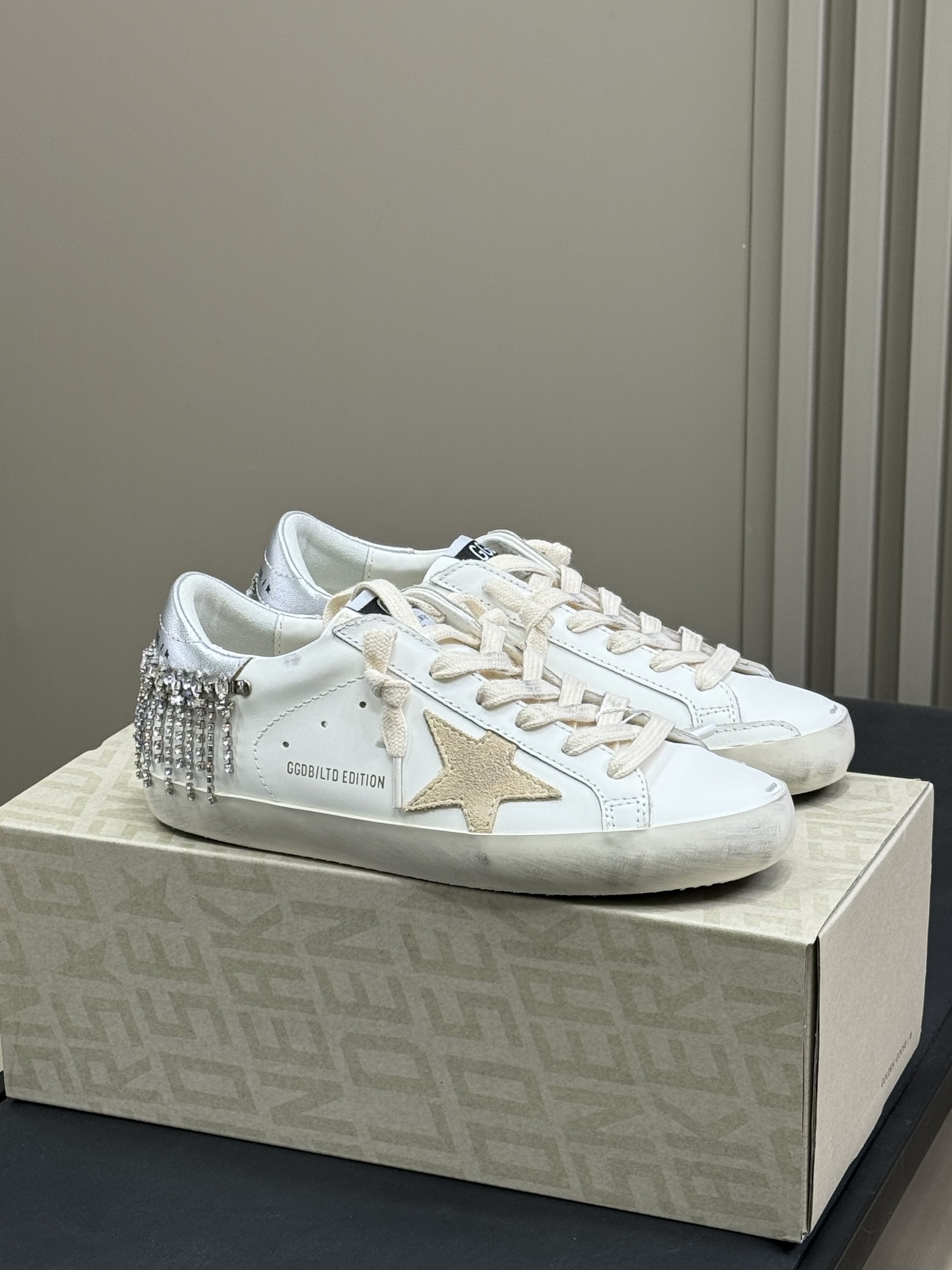 NO:249738,GGDB small dirty shoes #insert new colors# are all classic styles, new colors in 2025. It looks really good, and it matches the mood of spring and summer tones. Top version size 35-40, casual shoes/sports shoes, sneakers19860909批 GGDB 小脏鞋#插播新色# 都是经典版型,2025新配色 真的hin好看呀,跟春夏色调心情很配啊 顶级版本 size 35-40,休闲鞋/运动鞋,sneakers,Women's Shoes