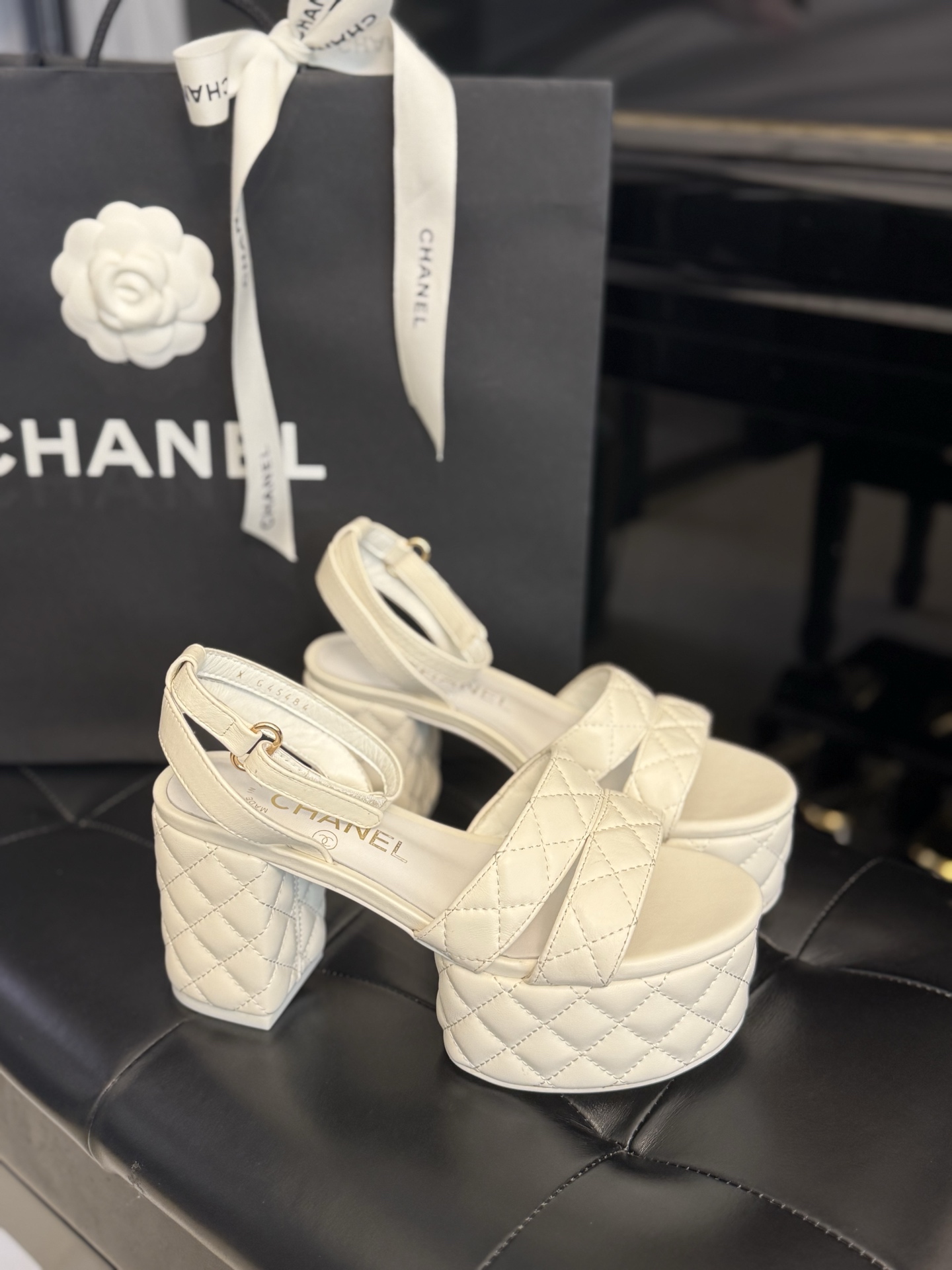 
chanel ss25 new arrival～
小香25春夏凉鞋新品
厚底高水台，丑萌啊，经典菱格加