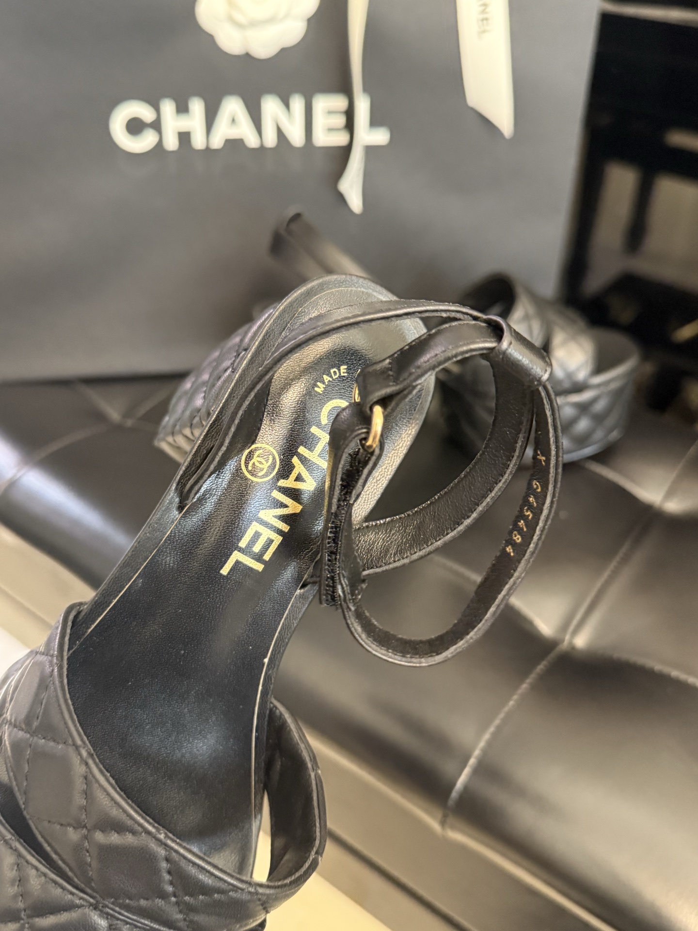 
chanel ss25 new arrival～
小香25春夏凉鞋新品
厚底高水台，丑萌啊，经典菱格加