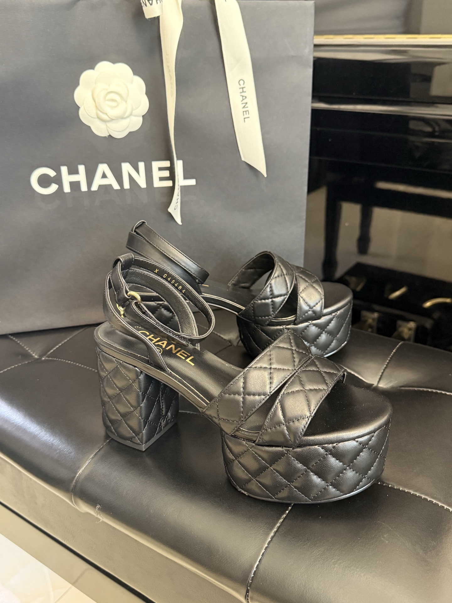 
chanel ss25 new arrival～
小香25春夏凉鞋新品
厚底高水台，丑萌啊，经典菱格加