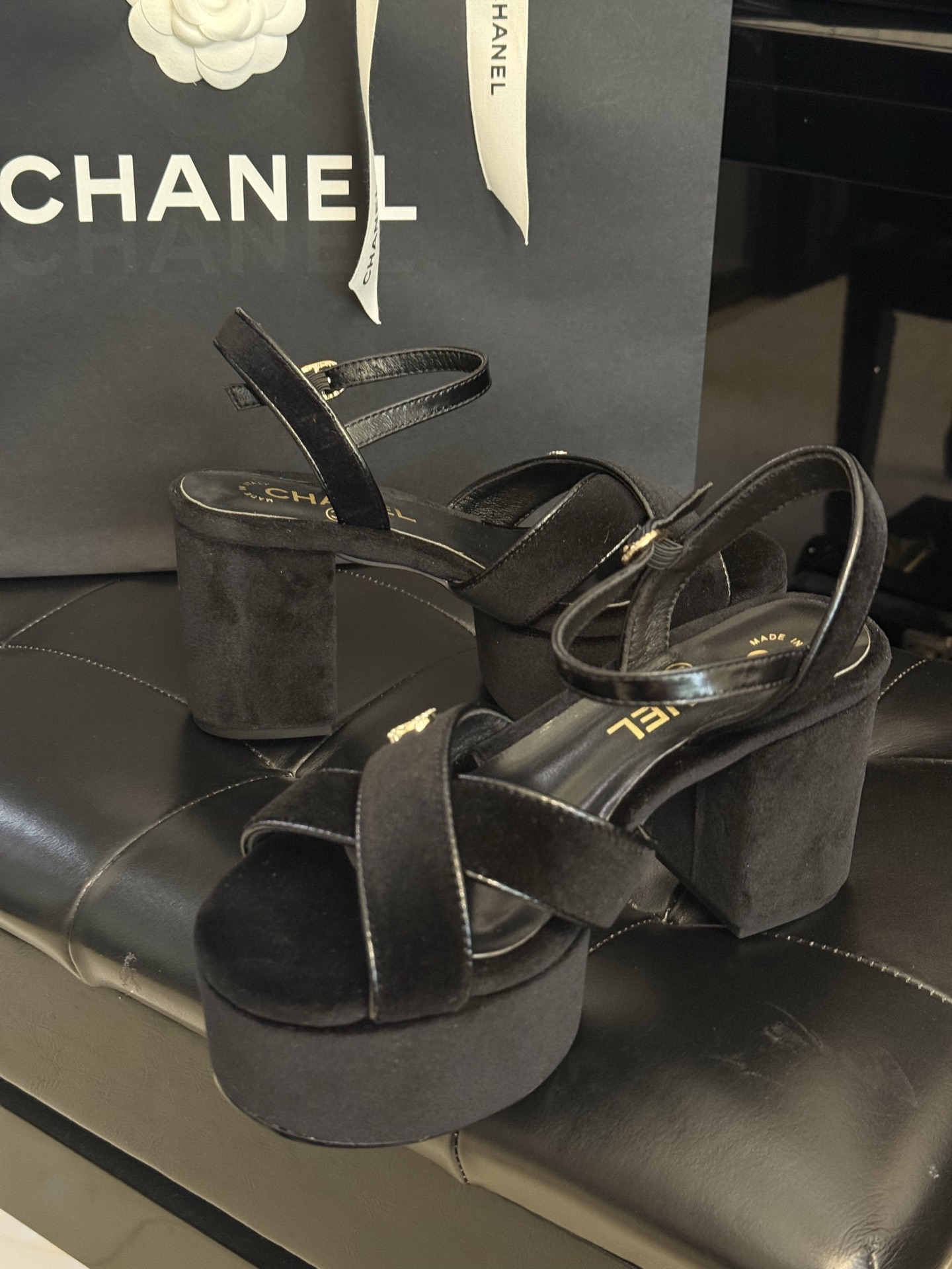 
chanel ss25 new arrival～
小香25春夏凉鞋新品
厚底高水台，丑萌啊，经典菱格加