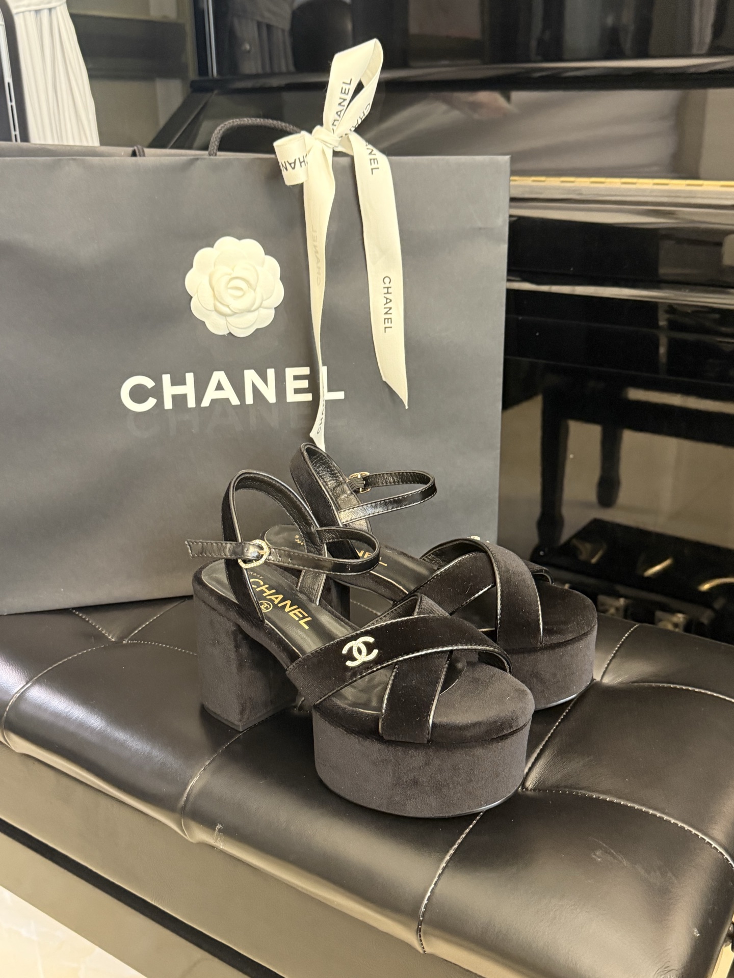 
chanel ss25 new arrival～
小香25春夏凉鞋新品
厚底高水台，丑萌啊，经典菱格加