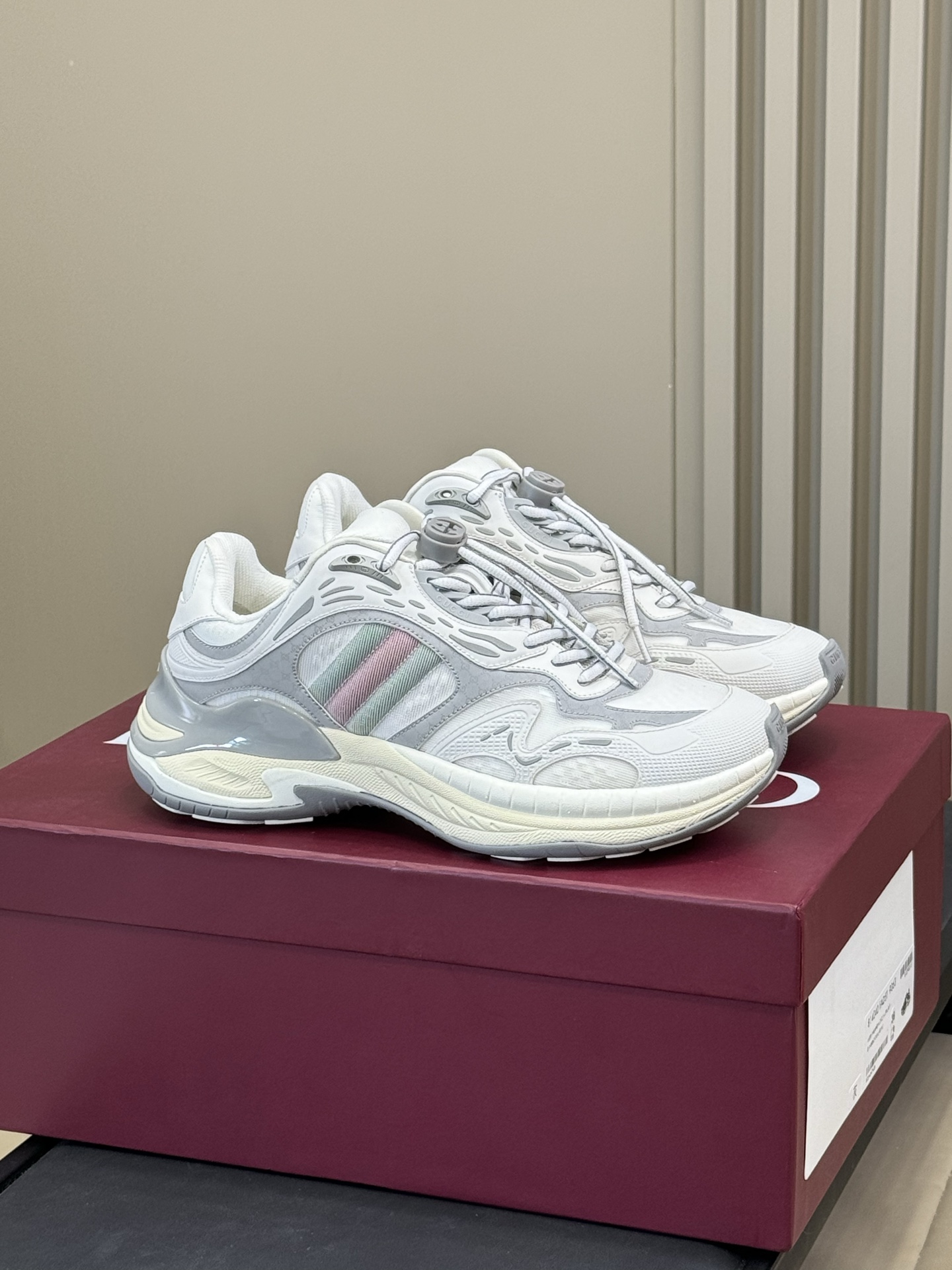 NO:414047,Top quality gucci ss25 new arrival~ Couple style gucci 2.0 sneakers, ultra lightweight and breathable summer sneakers Original data, accurate copy!  A super rare development path!  It’s genuine if it’s expensive, it’s super top!  Male size comes first, female size is then size Female 35-41, Male 39-46, Daddy shoes, gucci, sneakers19860909顶级品质 gucci ss25 new arrival～ 情侣款gucci 2.0运动鞋,超轻盈透气 夏季运动鞋 原厂数据、精准copy！超难得的开发路径！ 放在专贵就是正品哈,超顶！ 男码先出,女码随后 size 女35-41、男39-46、,老爹鞋,gucci,sneakers,Women's Shoes