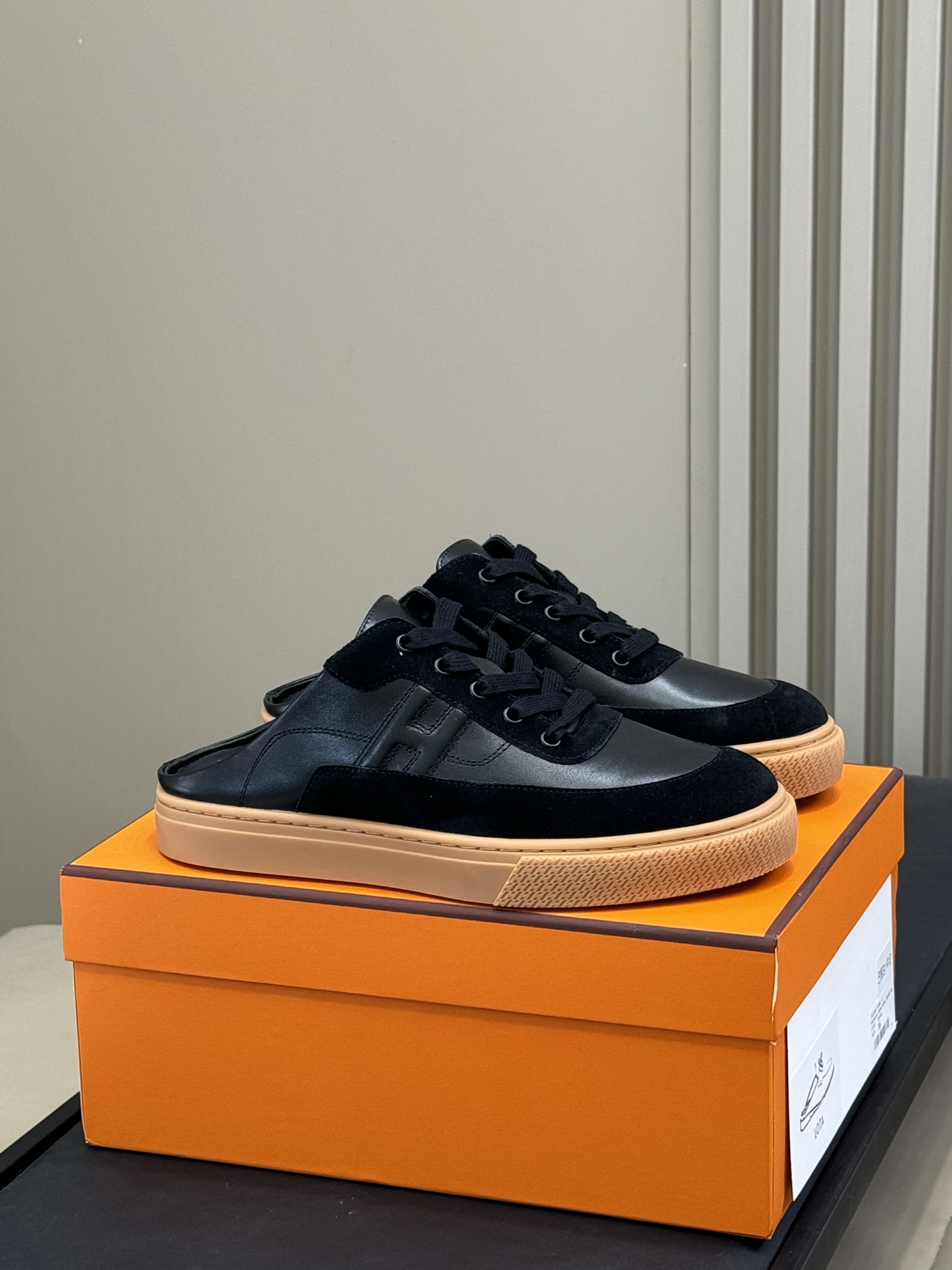 NO:264898,hermes ss25 new arrival~ H keep semi-drag, with inner height increase, easy to wear!  The full leather and canvas are very textured!  Couple size 35-45 men, casual shoes/sports shoes, hermes, sneakers19860909hermes ss25 new arrival～ H keep 半拖,有内增高,很好穿啊！ 全皮的和帆布多多 都很有质感啊！ 情侣size 35-45 男,休闲鞋/运动鞋,hermes,sneakers,Women's Shoes