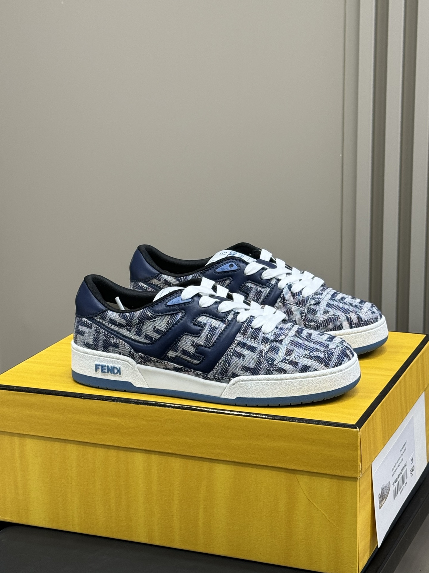 NO:404704,Female P fendi match ss25 new color F home classic skateboard shoes 25 new color couple style good to wear and look very popular top quality couple size 35-45, casual shoes/sports shoes, fendi, fendi, fendi, sneakers19860909女 男P fendi match ss25新色 F家经典滑板鞋25新色 情侣款 好穿好看,很热门 顶级品质 情侣size 35-45,休闲鞋/运动鞋,fendi,fendi,sneakers,Women's Shoes