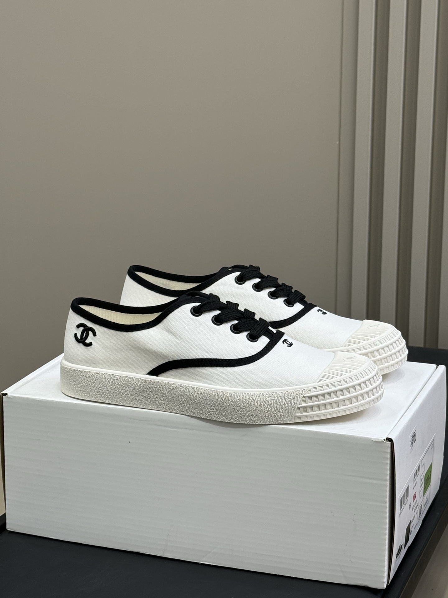 NO:409222,chane…l ss25 new arrival~ Xiaoxiang 25 spring and summer first season shoes classic style, beautiful and easy to wear!  size 35-40, casual shoes/sports shoes, chanel, sneakers19860909批 chane…l ss25 new arrival～ 小香25春夏第一季板鞋 经典款,好看好穿！ size 35-40,休闲鞋/运动鞋,chanel,sneakers,Women's Shoes