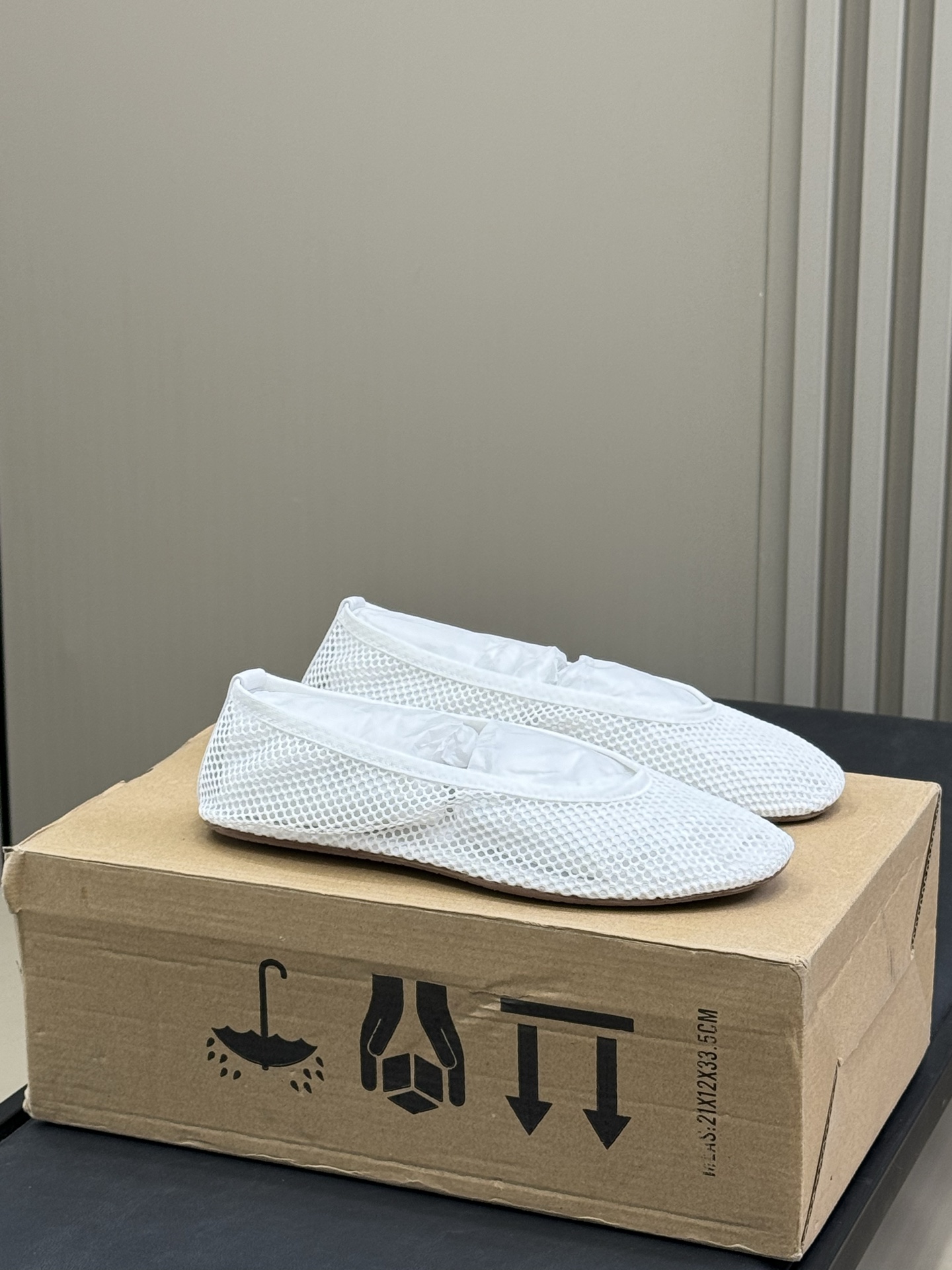 NO:404539,Top quality alaia ss25 arrival~ Alaiya 2025 spring and summer fishing net single shoes new product. The ultimate fishing net is lazy and sexy. The versatile summer naked foot feeling size 35-41, single shoes, alaia19860909顶级品质 alaia ss25 arrival～ 阿来雅2025春夏渔网单鞋新品 简约到极致的渔网,慵懒不失性感 夏日百搭裸穿脚感 size 35-41,单鞋,alaia,Women's Shoes