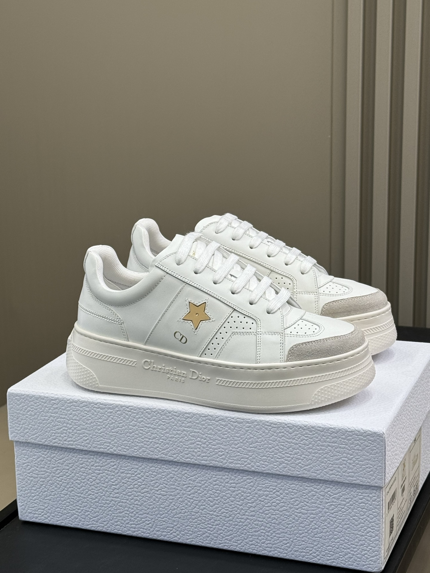 NO:407121,Dior 25 early autumn new classic thick-soled shoes, light and comfortable choice 25 early autumn upgrade version, details have been changed, side lucky star open mold custom three-dimensional, texture upgraded size 35-41, casual shoes/sports shoes, dior, sneakers19860909Dior 25早秋新款 经典厚底鞋,轻盈自在的选择 25早秋升级版,细节有改动,侧面幸运星开模定制立体的,质感升级哦 size 35-41,休闲鞋/运动鞋,dior,sneakers,Women's Shoes