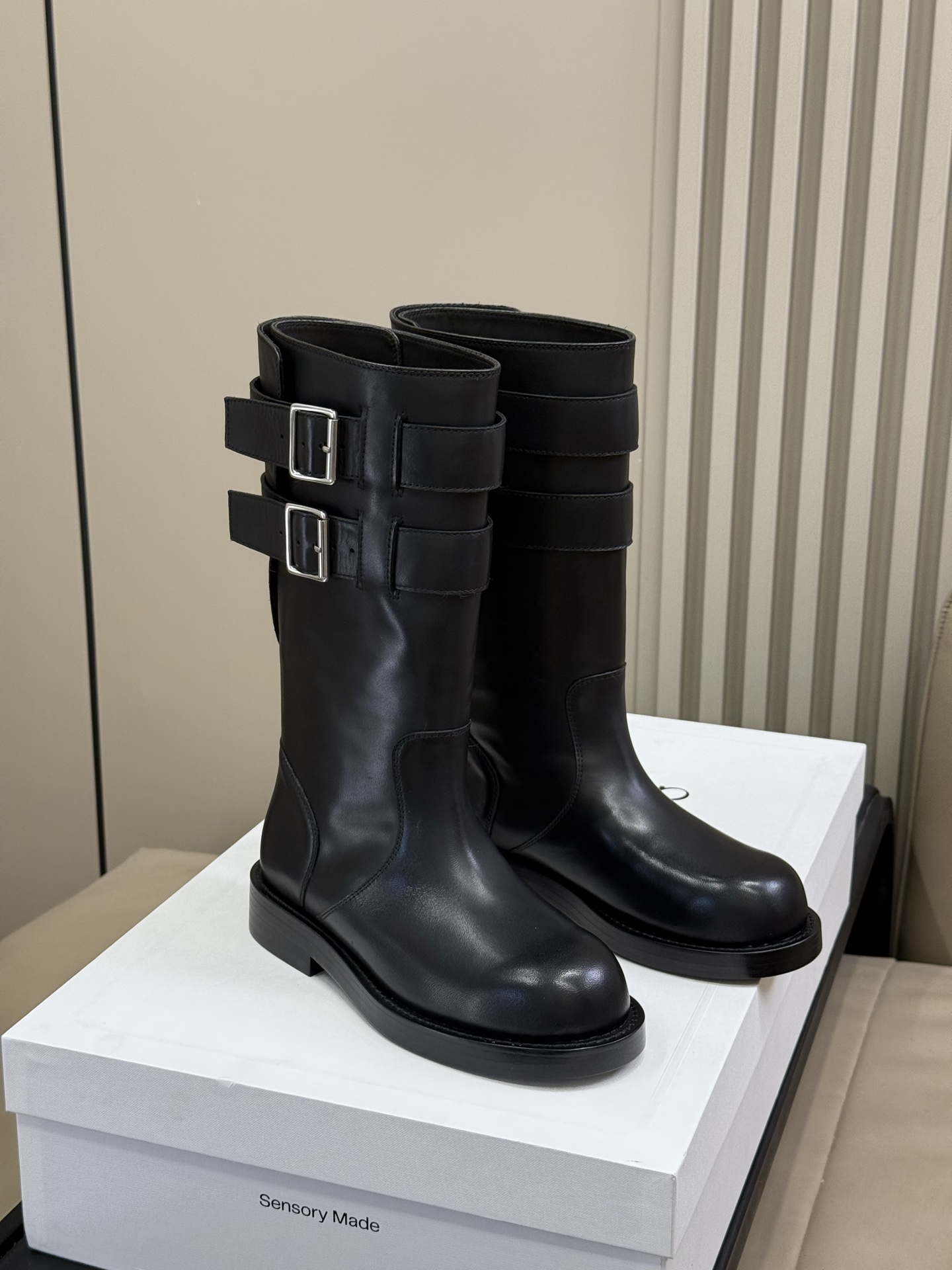 Ann Demeulemeester25新款战靴今年的秀款靴子越看越喜欢靴口松松的比较显瘦这个高度不会卡
