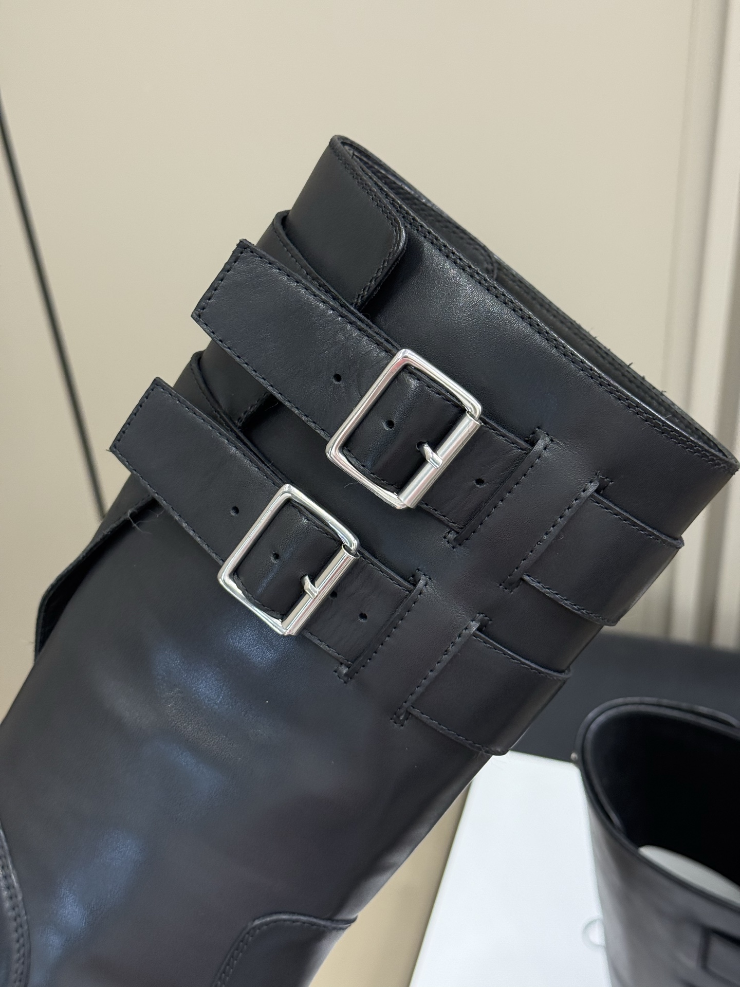 Ann Demeulemeester25新款战靴今年的秀款靴子越看越喜欢靴口松松的比较显瘦这个高度不会卡
