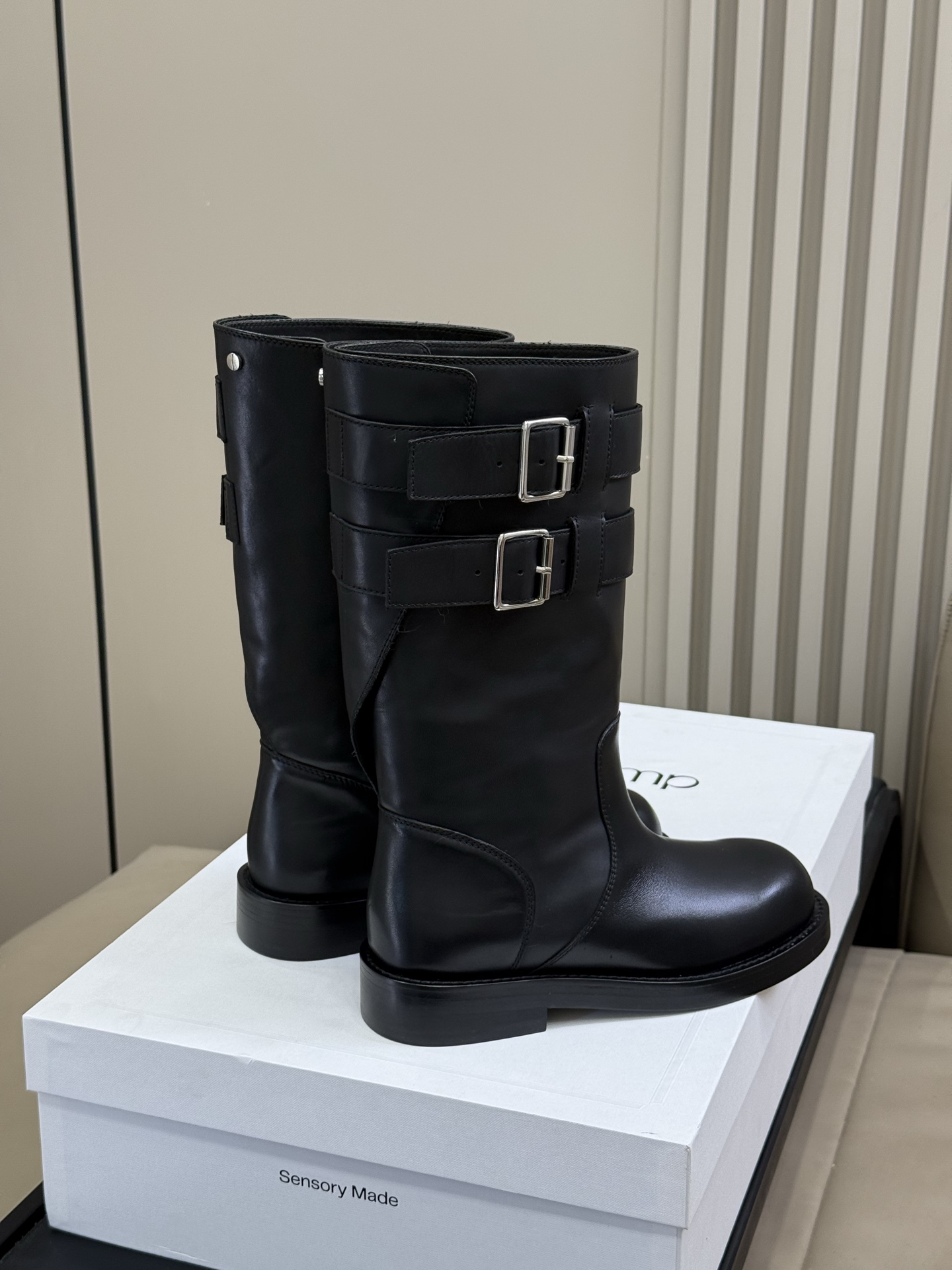 Ann Demeulemeester25新款战靴今年的秀款靴子越看越喜欢靴口松松的比较显瘦这个高度不会卡