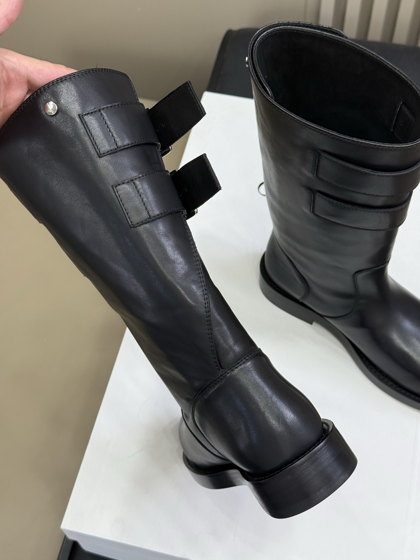 Ann Demeulemeester25新款战靴今年的秀款靴子越看越喜欢靴口松松的比较显瘦这个高度不会卡