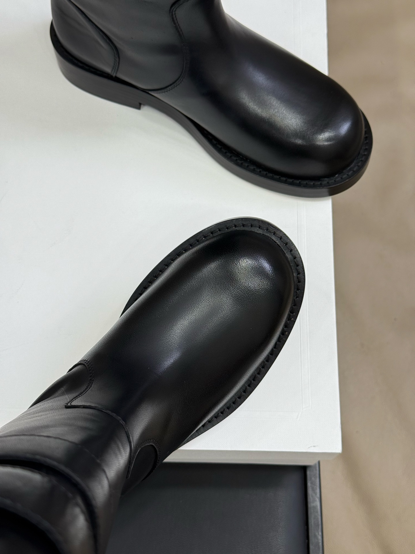 Ann Demeulemeester25新款战靴今年的秀款靴子越看越喜欢靴口松松的比较显瘦这个高度不会卡