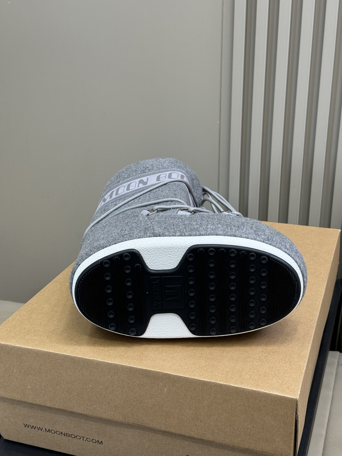 Moonboot这月亮雪地靴很出圈吗？去年这靴子看到好多辣妹子在穿搭配都是1.7的即视感！巨显腿长那种！