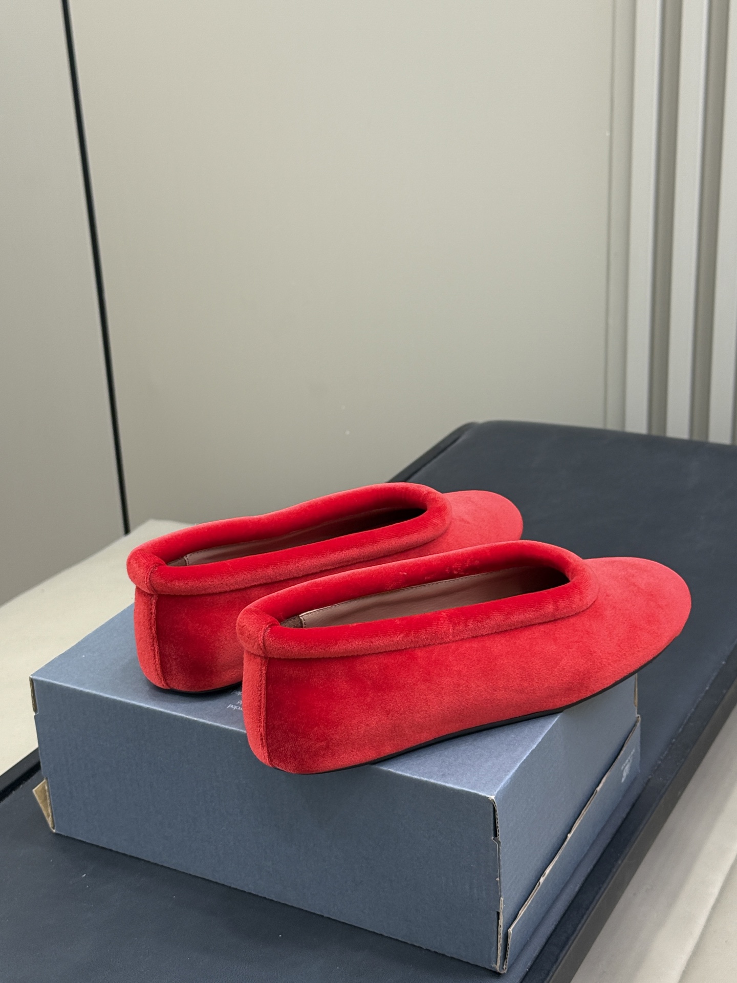 ALAiA｜敲响秋冬的第一双美鞋暖呼呼的别太可爱了吧 脚感太舒服啦换季新装备，新款芭蕾舞鞋啊迫不及待要把