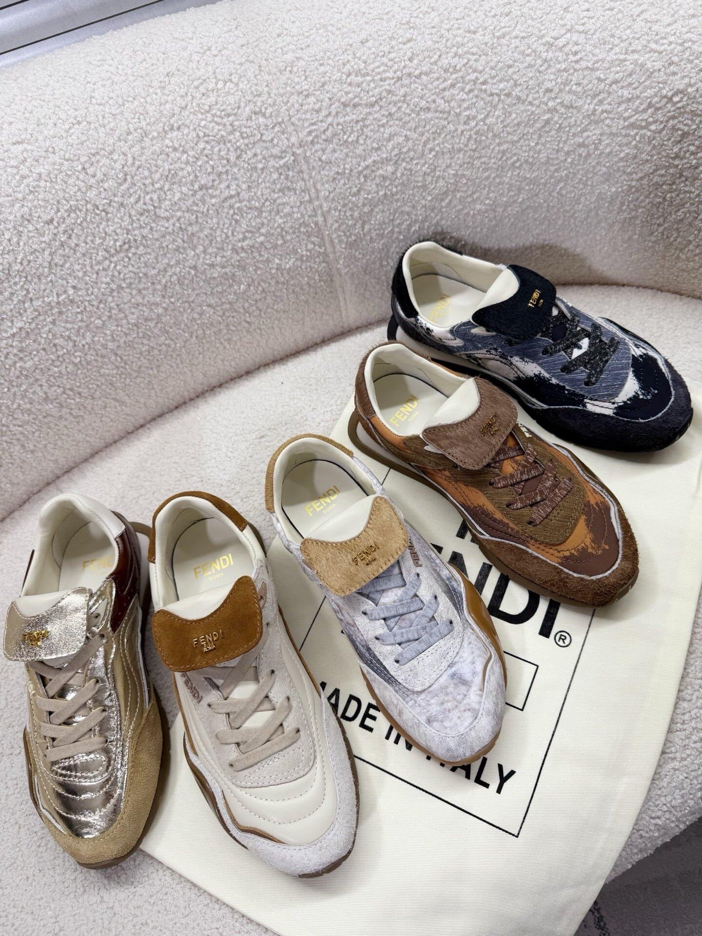 NO:630453,Fendi Fendi; couple's moral training shoes, sports shoes~~ Fendi's new color matching, the brushing color is stronger, the overall color is more layered, the rabbit's feet feel very soft, you can drive and step on the accelerator, and walk comfortably!  This is the fashion trend size 35-41, casual shoes/sports shoes, fendi, fendi, sneakers19860909Fendi芬迪；情侣款德训鞋,运动鞋～~ 芬迪新配色,刷色感更强,整体的颜色更有层次感兔脚感挺软,开车踩油门,走路舒服！ 穿搭趋势就它了 size 35-41,休闲鞋/运动鞋,fendi,fendi,sneakers,Women's Shoes