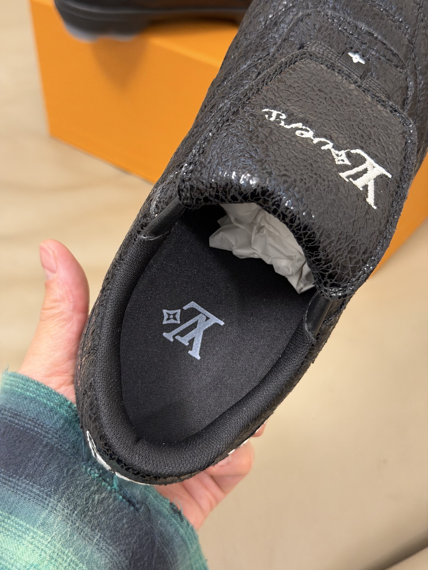 LV x Pharrell 全新Footprint足球鞋新配色Pharrell执掌下的Louis Vui