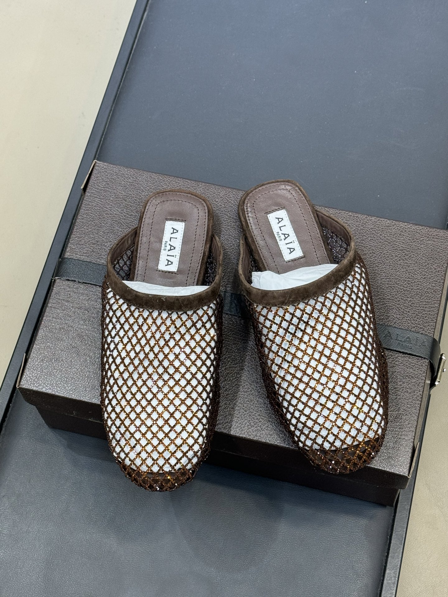 单鞋 拖鞋-40 alaia 26c new arrival～渔网系列爆🔥单品，时下流行审美。不过应该就