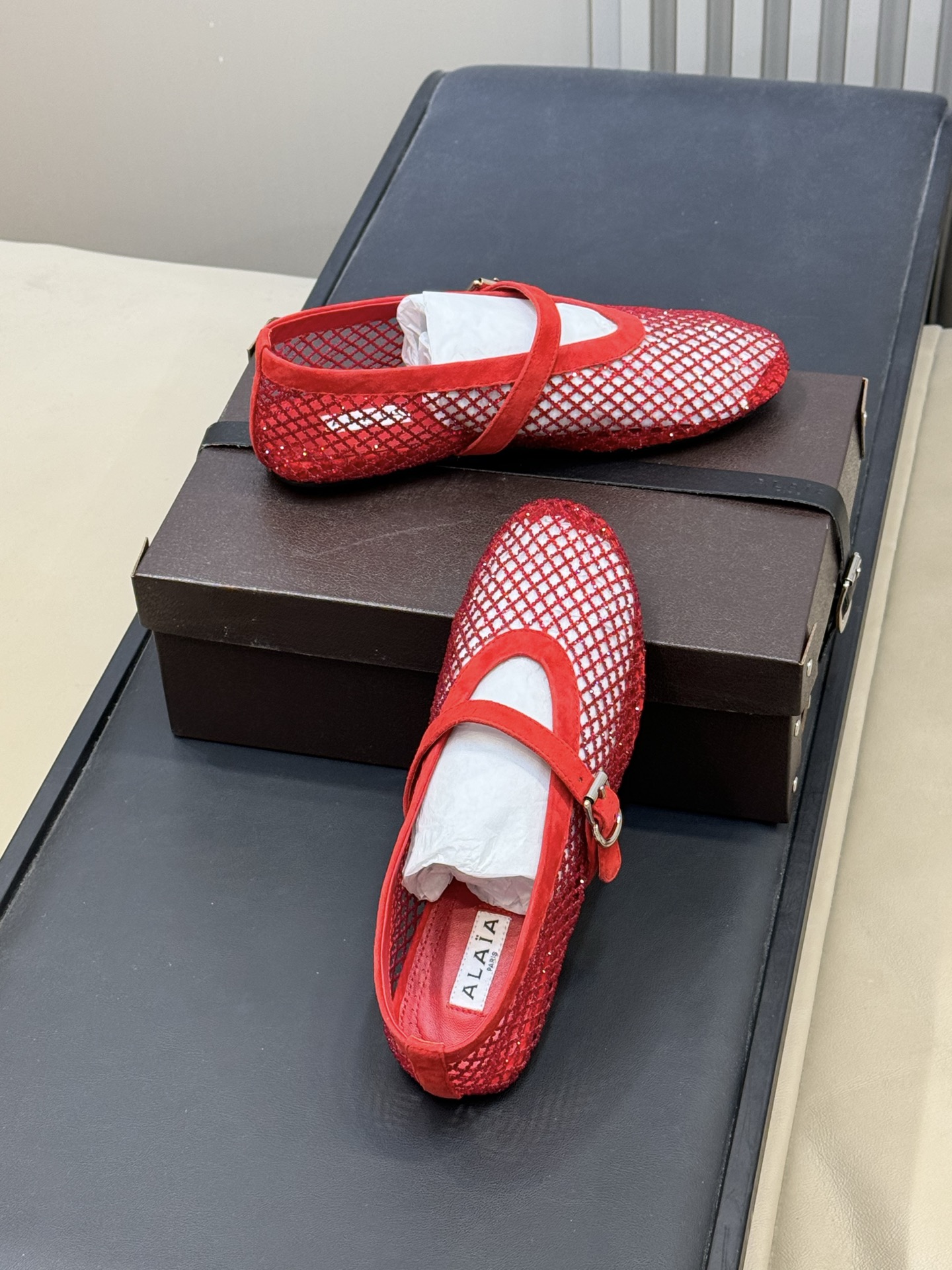 单鞋 拖鞋-40 alaia 26c new arrival～渔网系列爆🔥单品，时下流行审美。不过应该就