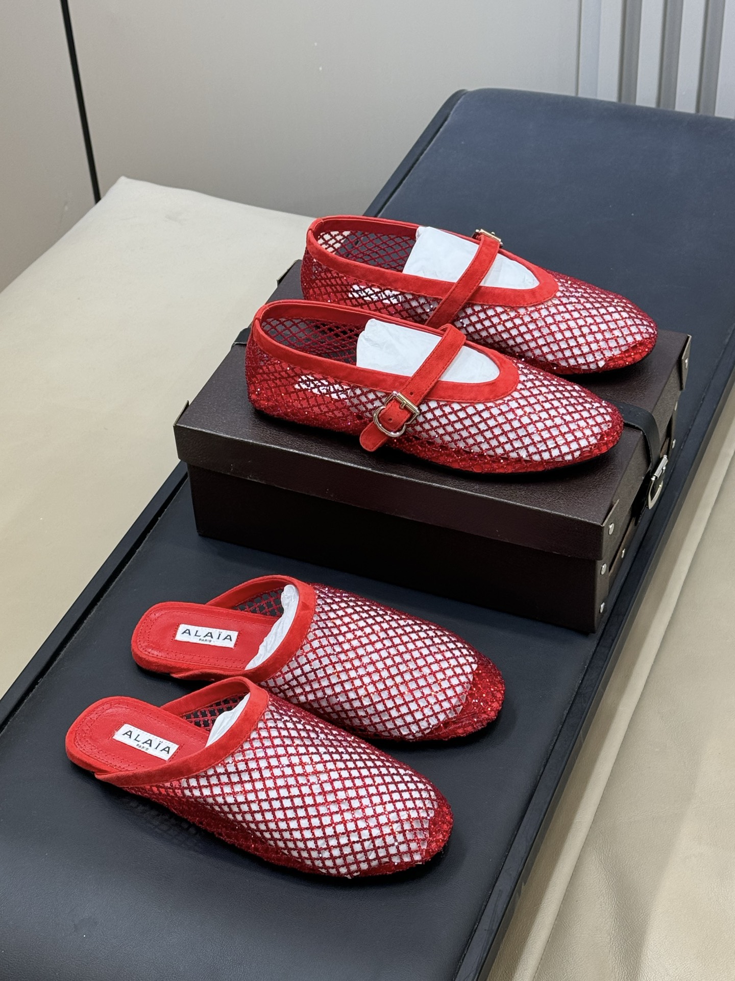 单鞋 拖鞋-40 alaia 26c new arrival～渔网系列爆🔥单品，时下流行审美。不过应该就