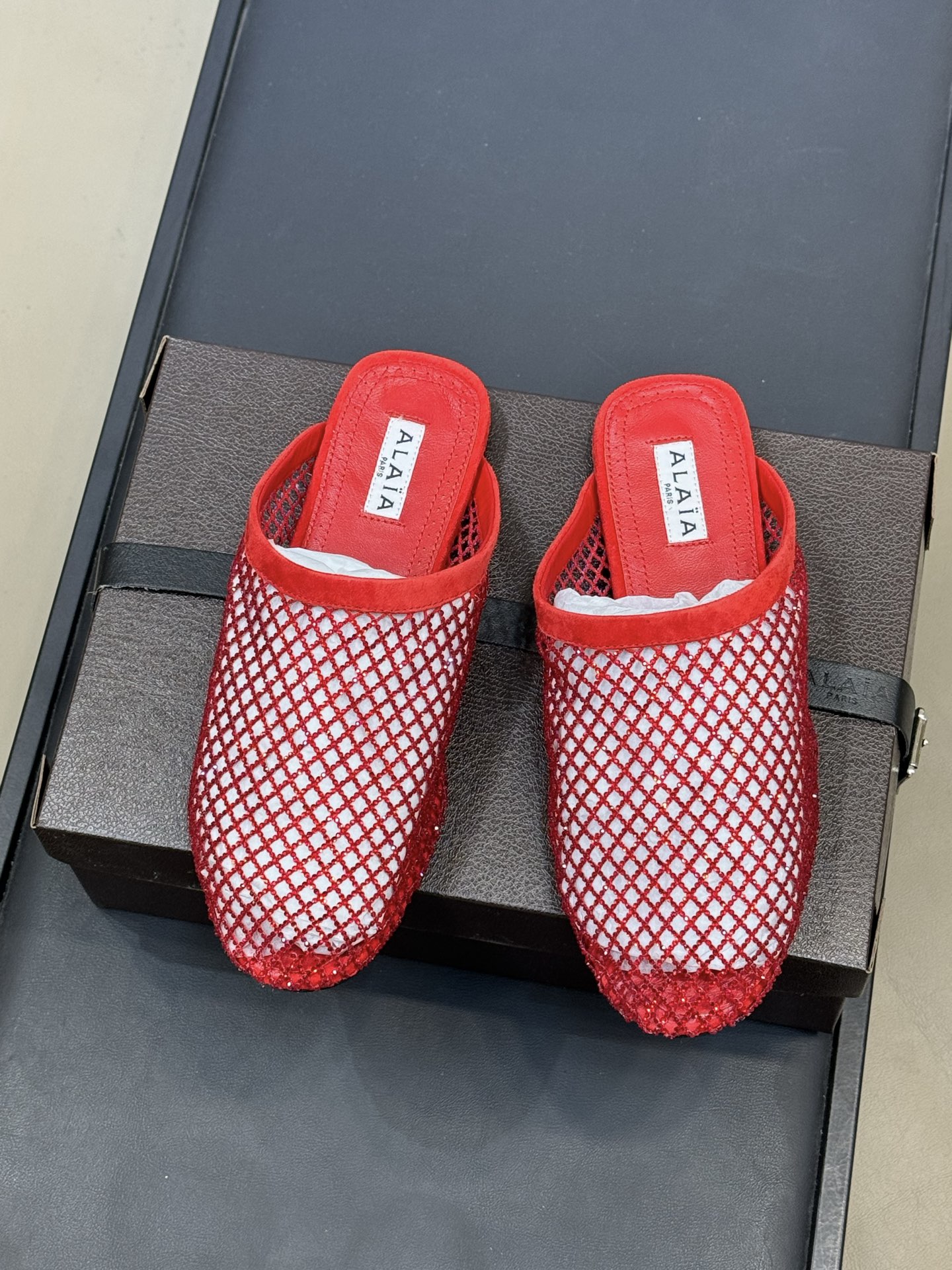 单鞋 拖鞋-40 alaia 26c new arrival～渔网系列爆🔥单品，时下流行审美。不过应该就
