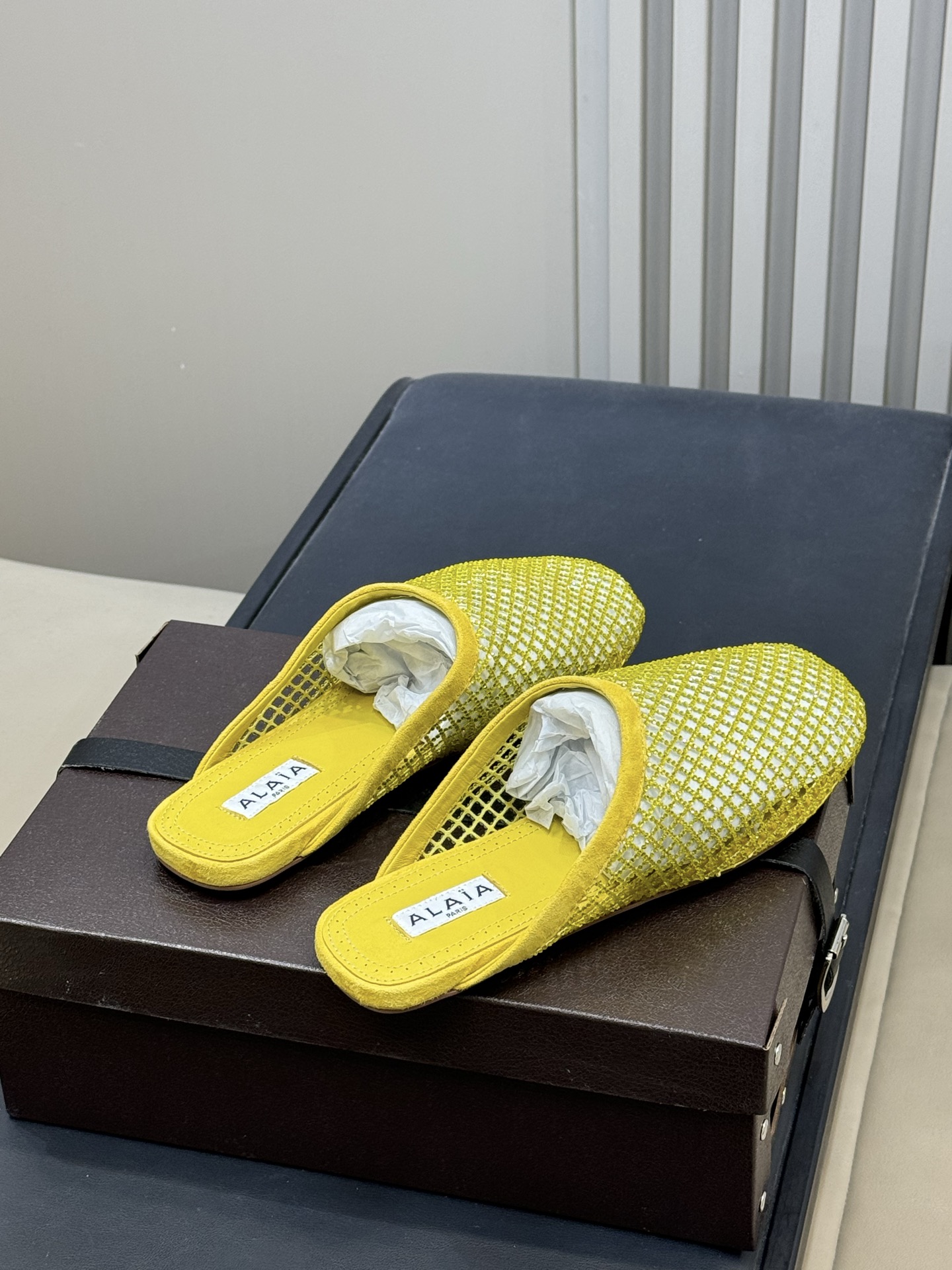 单鞋 拖鞋-40 alaia 26c new arrival～渔网系列爆🔥单品，时下流行审美。不过应该就