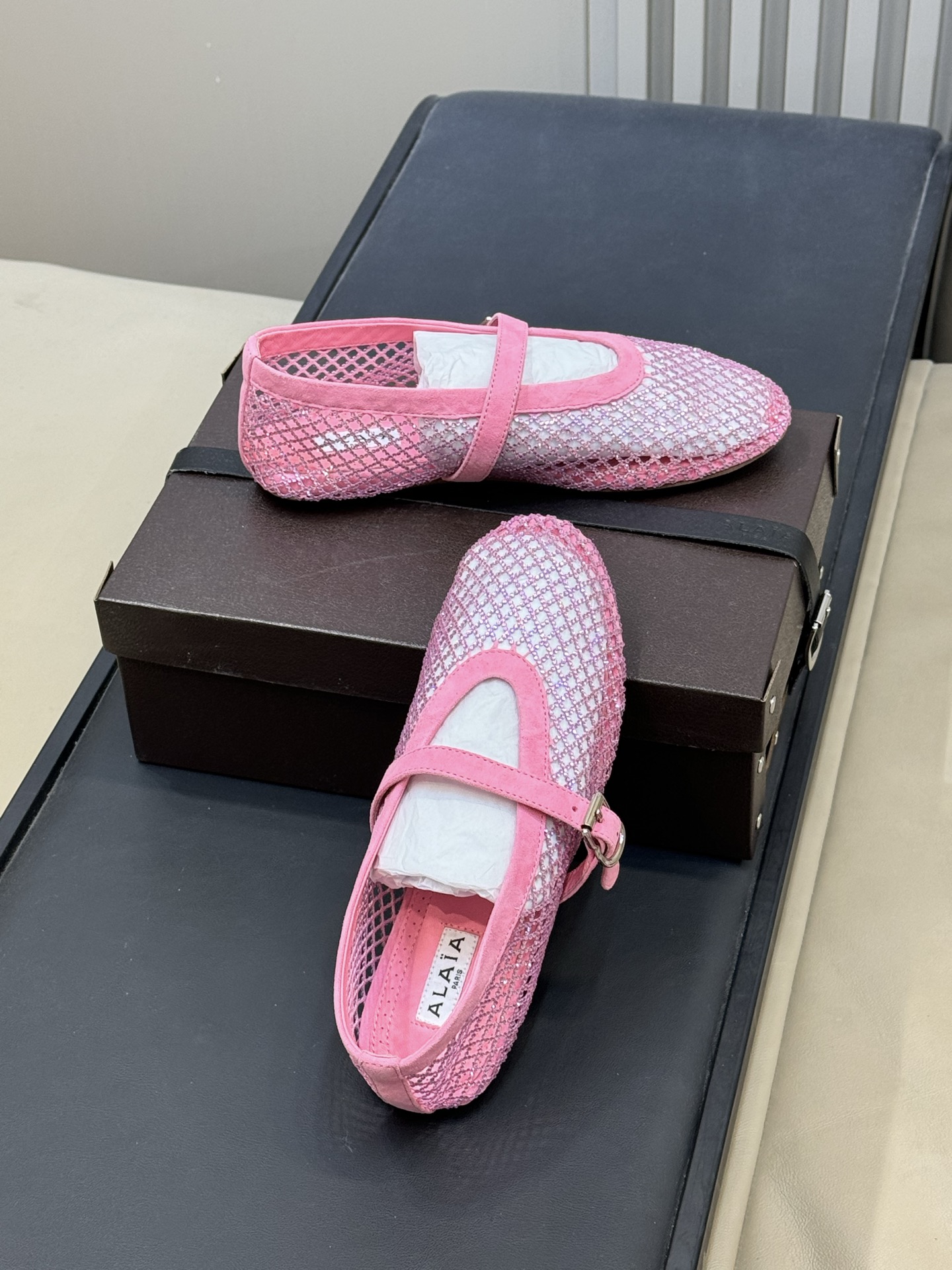 单鞋 拖鞋-40 alaia 26c new arrival～渔网系列爆🔥单品，时下流行审美。不过应该就