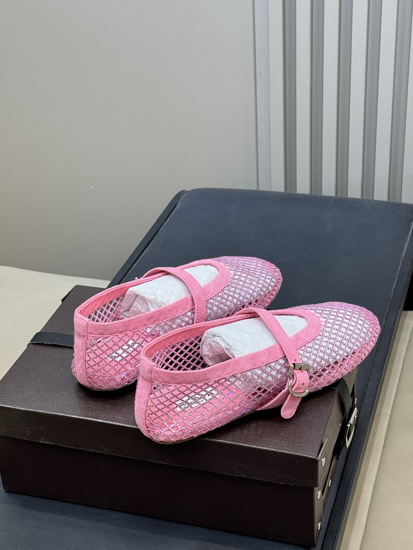 单鞋 拖鞋-40 alaia 26c new arrival～渔网系列爆🔥单品，时下流行审美。不过应该就