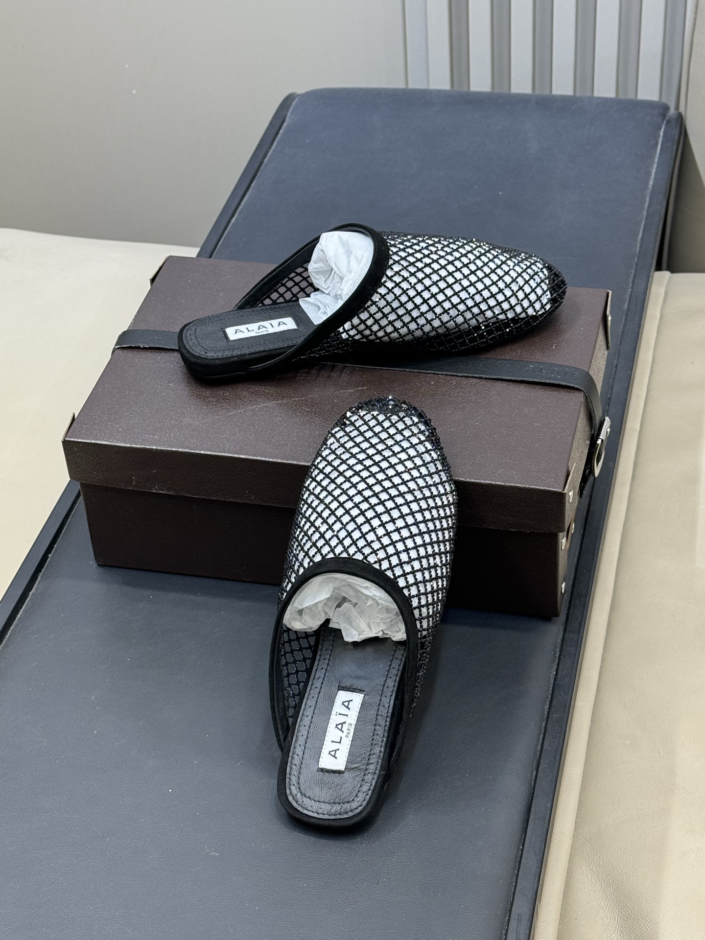 单鞋 拖鞋-40 alaia 26c new arrival～渔网系列爆🔥单品，时下流行审美。不过应该就