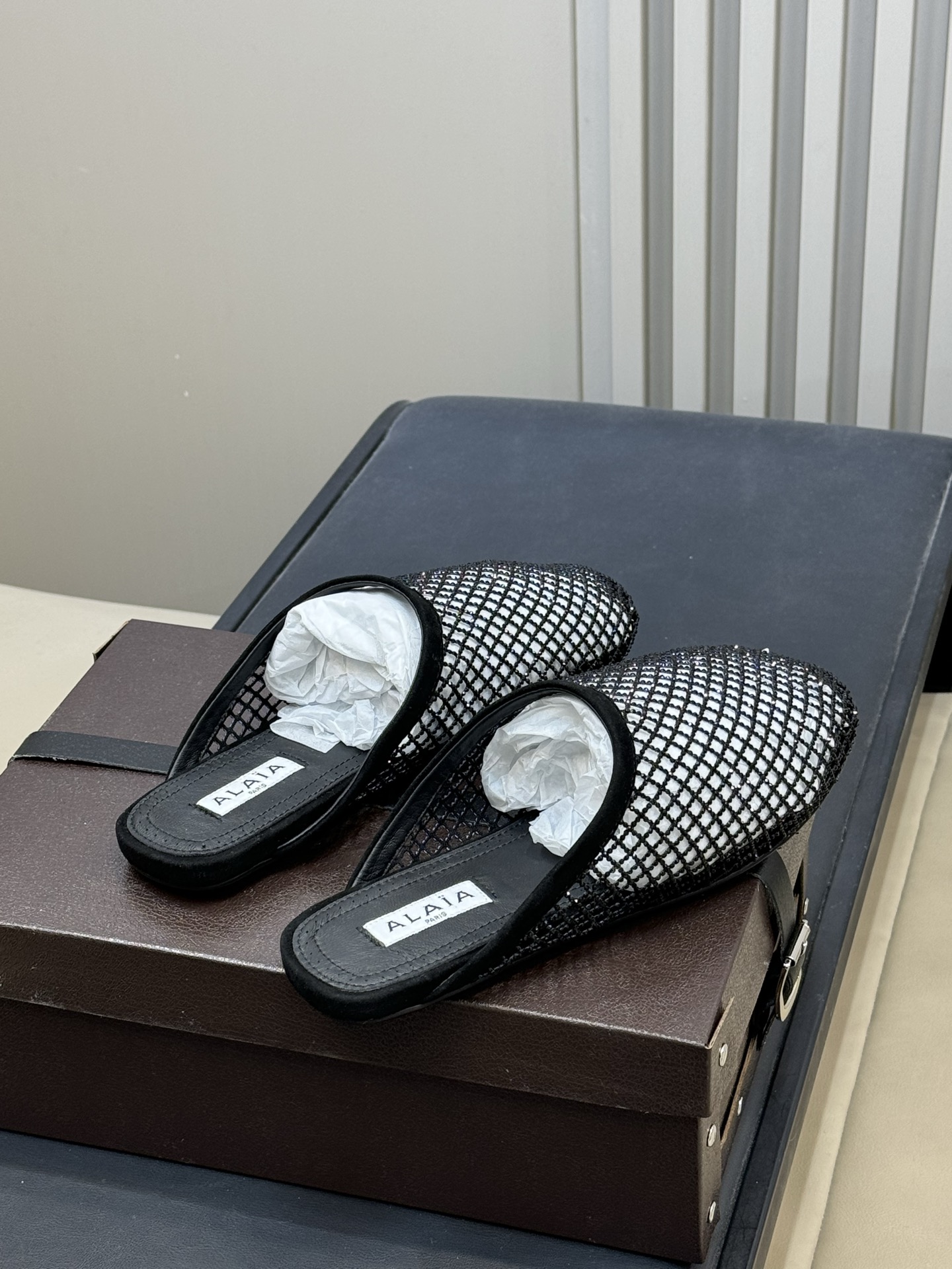 单鞋 拖鞋-40 alaia 26c new arrival～渔网系列爆🔥单品，时下流行审美。不过应该就