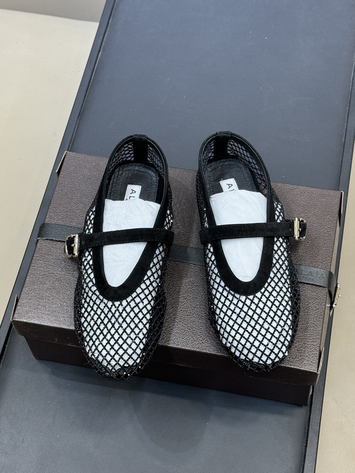 单鞋 拖鞋-40 alaia 26c new arrival～渔网系列爆🔥单品，时下流行审美。不过应该就