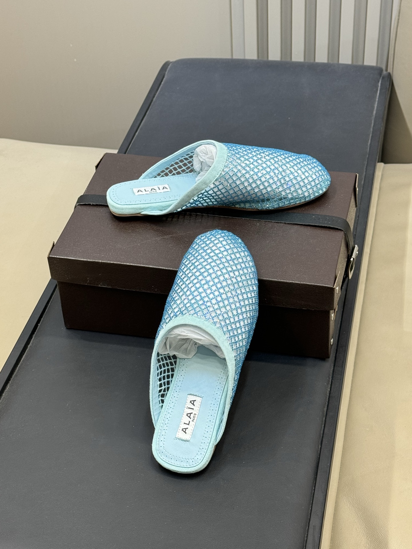 单鞋 拖鞋-40 alaia 26c new arrival～渔网系列爆🔥单品，时下流行审美。不过应该就