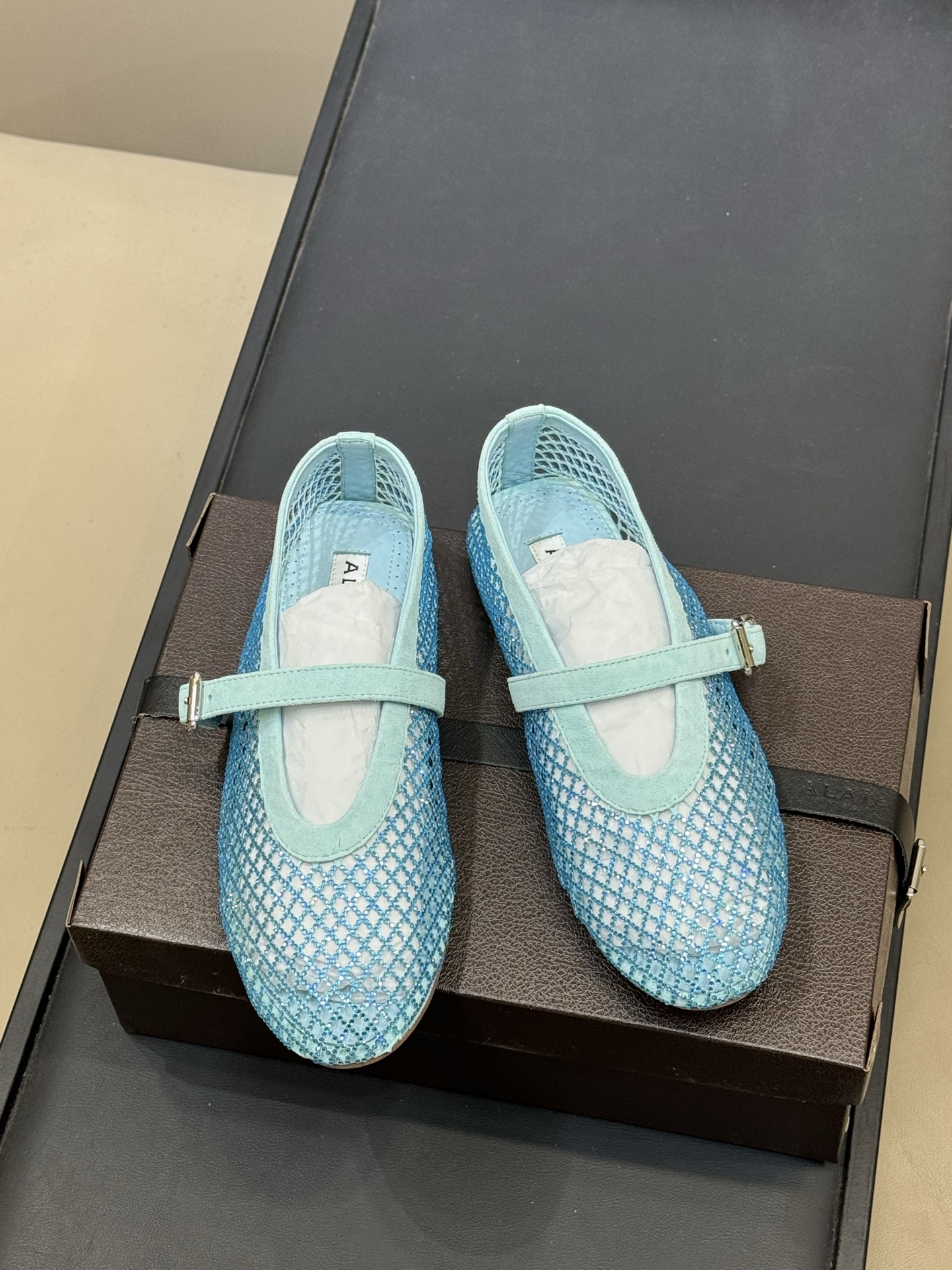 单鞋 拖鞋-40 alaia 26c new arrival～渔网系列爆🔥单品，时下流行审美。不过应该就