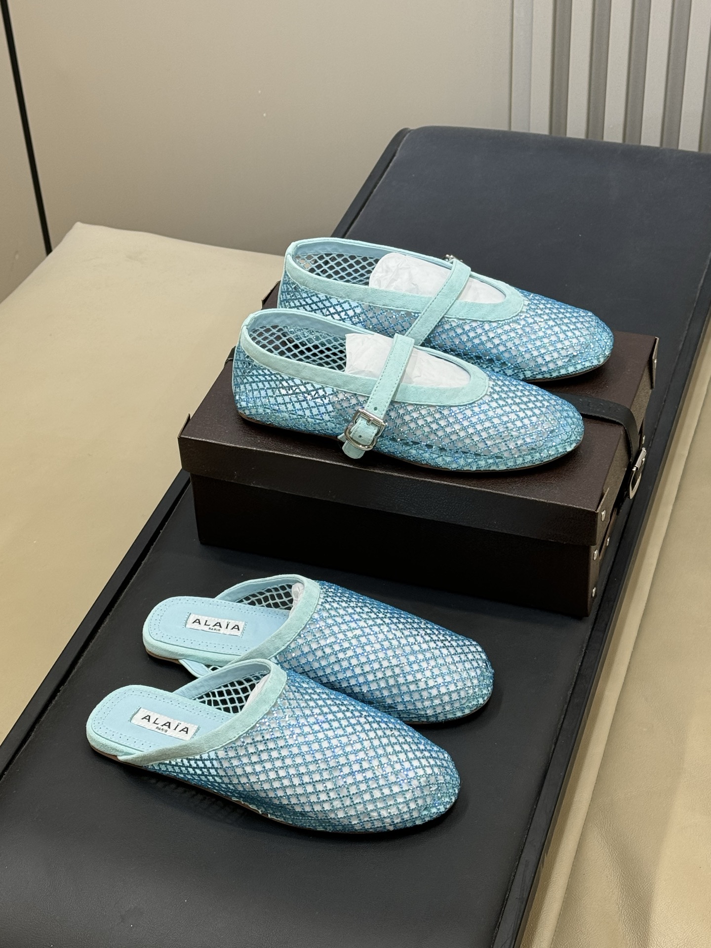 单鞋 拖鞋-40 alaia 26c new arrival～渔网系列爆🔥单品，时下流行审美。不过应该就