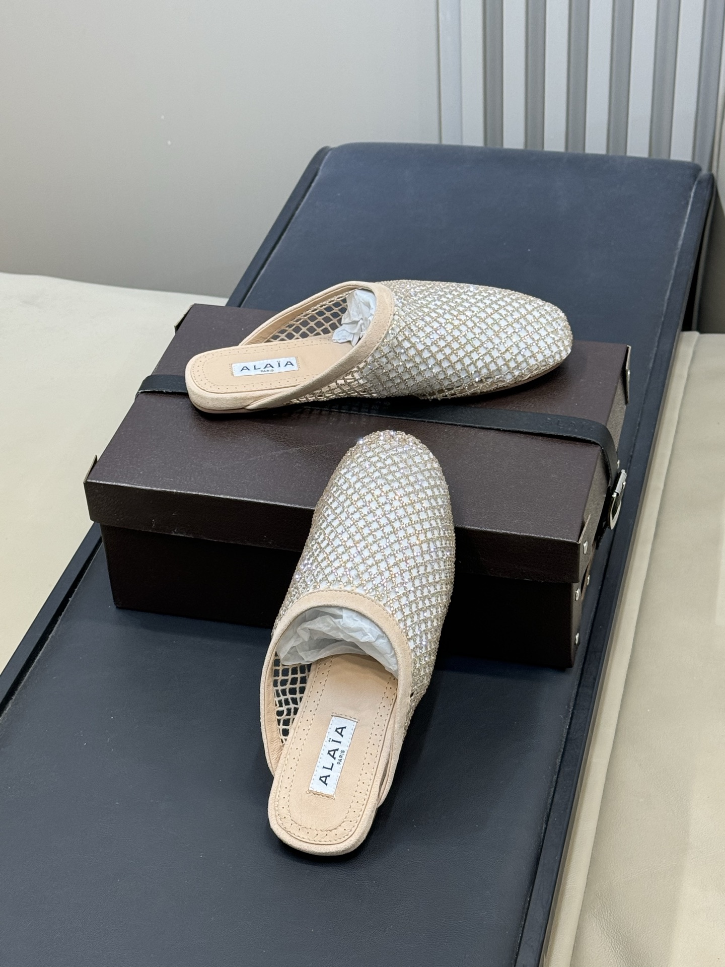 单鞋 拖鞋-40 alaia 26c new arrival～渔网系列爆🔥单品，时下流行审美。不过应该就