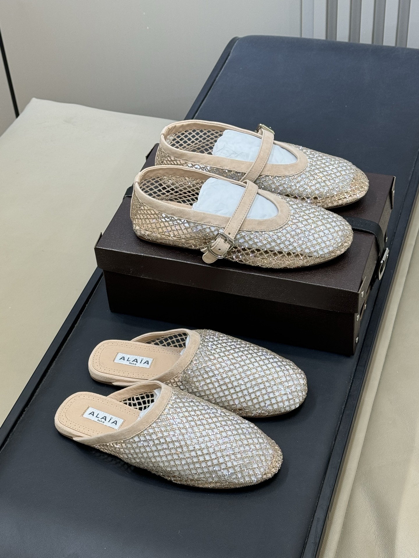 单鞋 拖鞋-40 alaia 26c new arrival～渔网系列爆🔥单品，时下流行审美。不过应该就