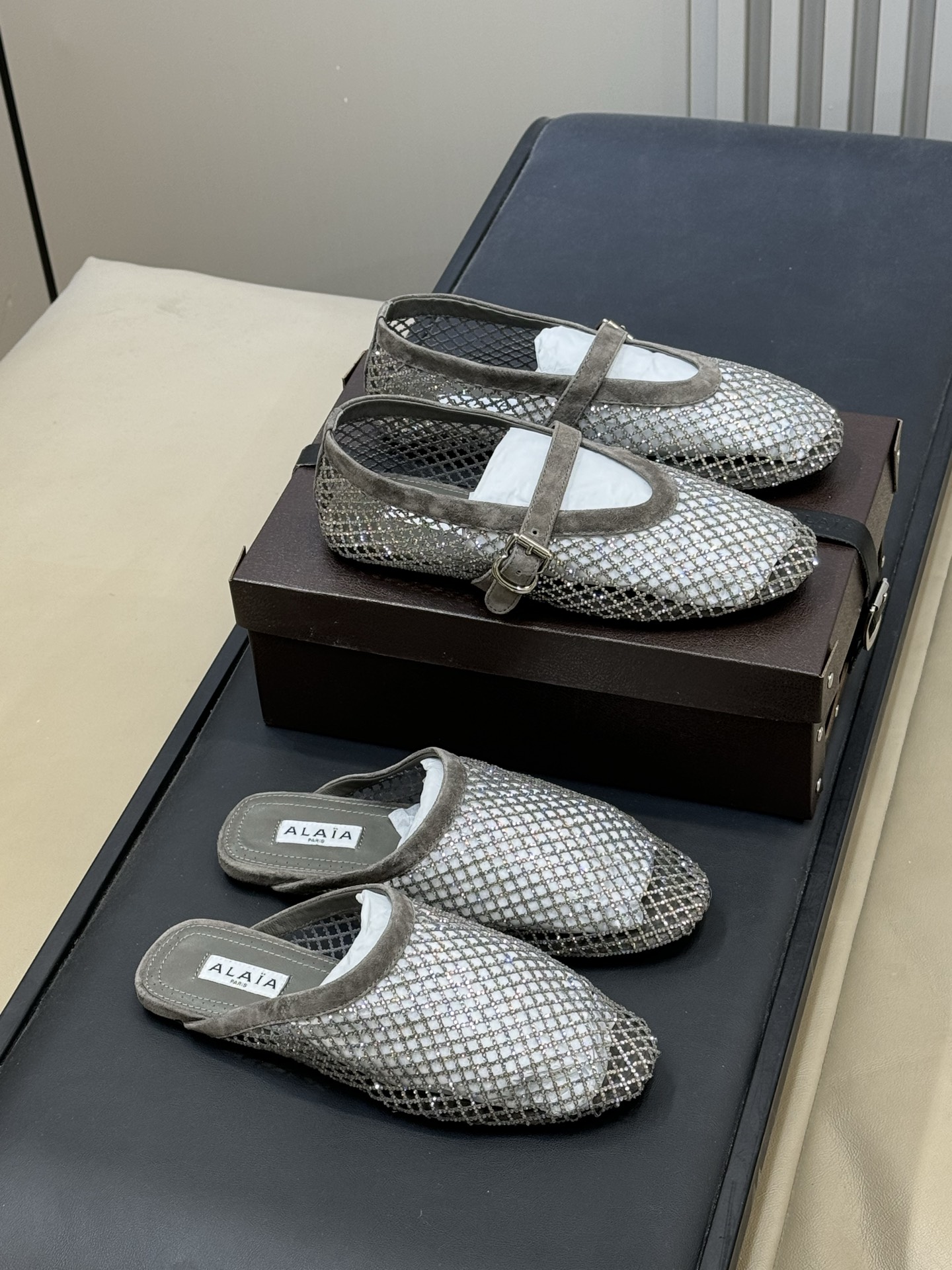 单鞋 拖鞋-40 alaia 26c new arrival～渔网系列爆🔥单品，时下流行审美。不过应该就