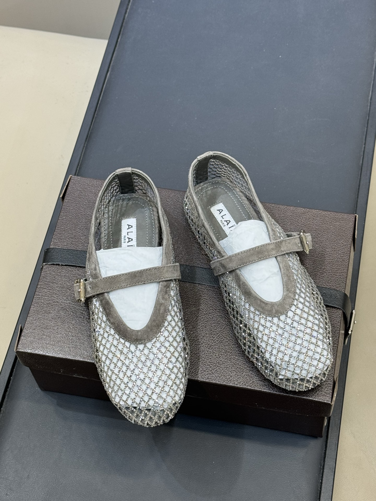 单鞋 拖鞋-40 alaia 26c new arrival～渔网系列爆🔥单品，时下流行审美。不过应该就