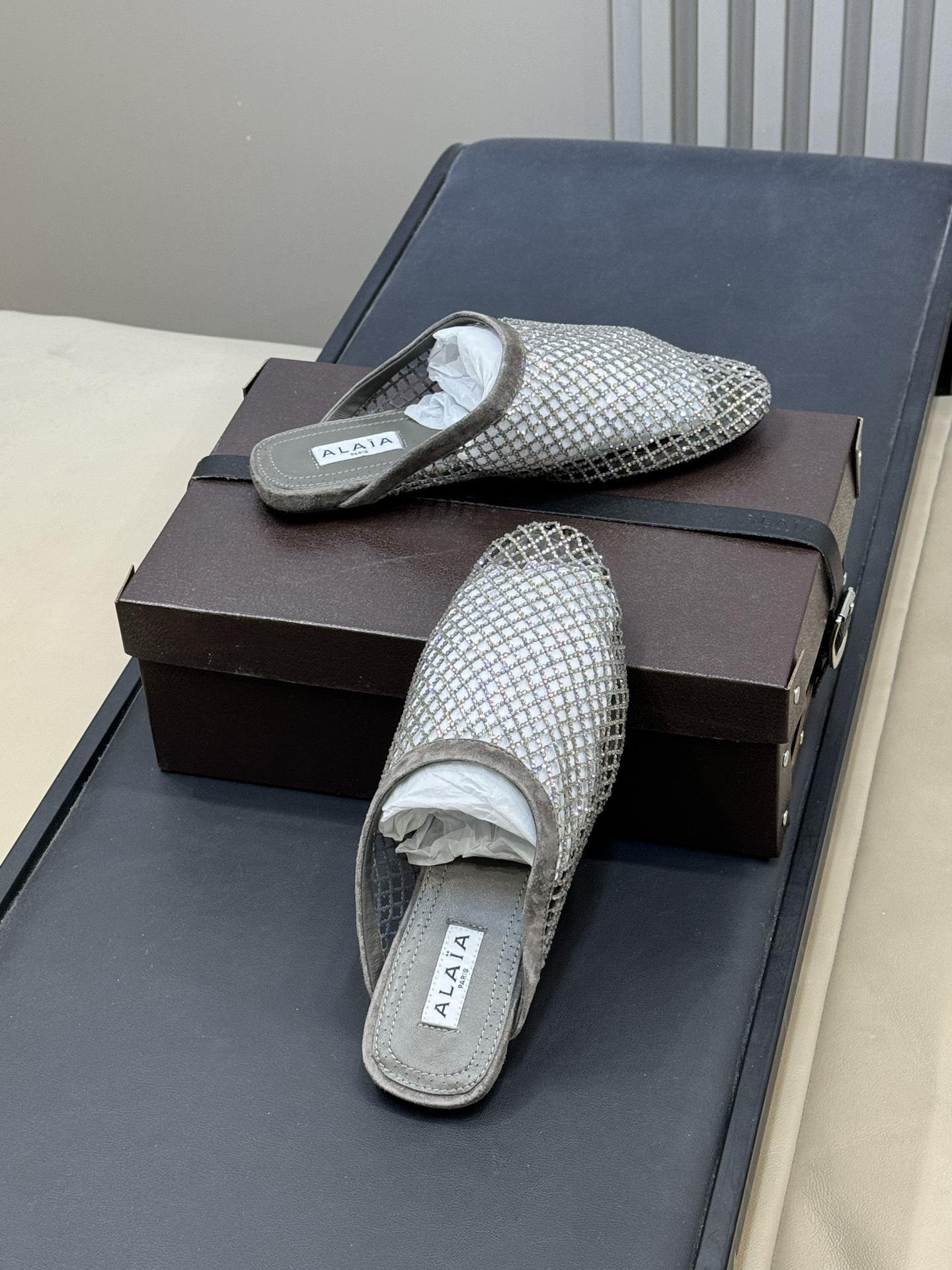 单鞋 拖鞋-40 alaia 26c new arrival～渔网系列爆🔥单品，时下流行审美。不过应该就