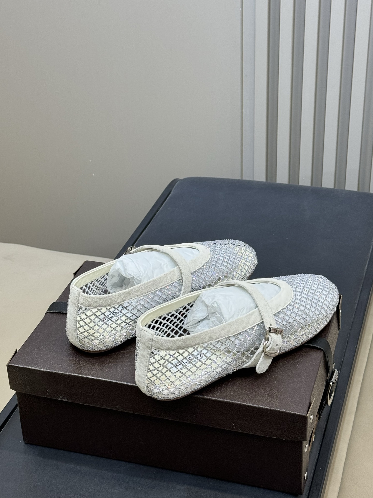 单鞋 拖鞋-40 alaia 26c new arrival～渔网系列爆🔥单品，时下流行审美。不过应该就