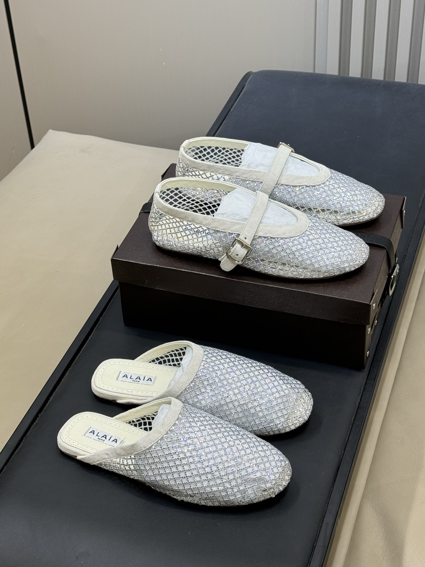 单鞋 拖鞋-40 alaia 26c new arrival～渔网系列爆🔥单品，时下流行审美。不过应该就