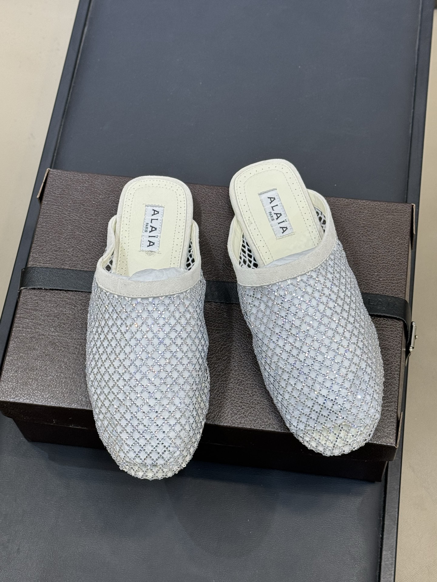 单鞋 拖鞋-40 alaia 26c new arrival～渔网系列爆🔥单品，时下流行审美。不过应该就